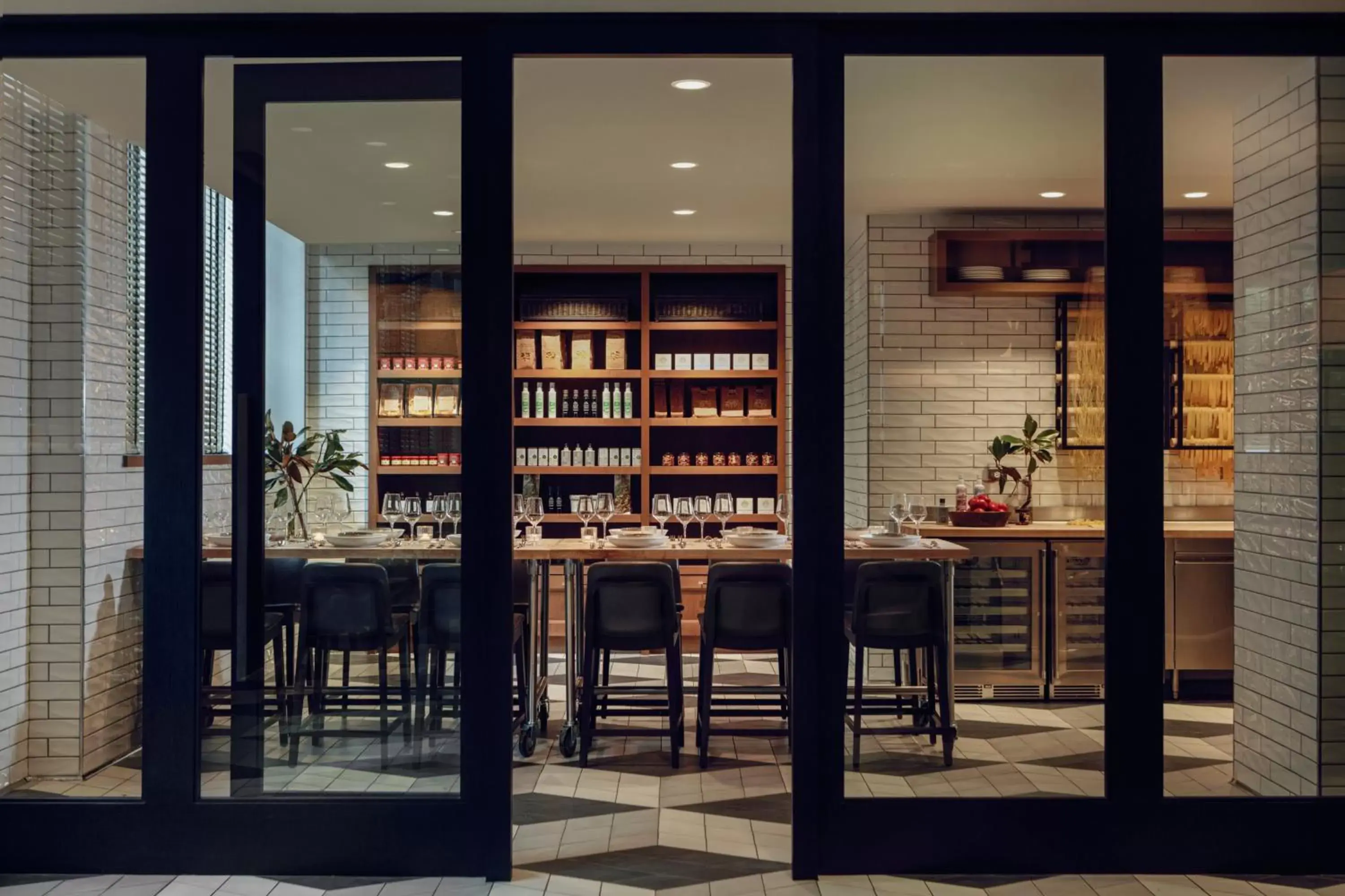 Restaurant/places to eat in Kimpton - Harper Hotel by IHG Restaurant/places to eat in Kimpton - Harper Hotel by IHG