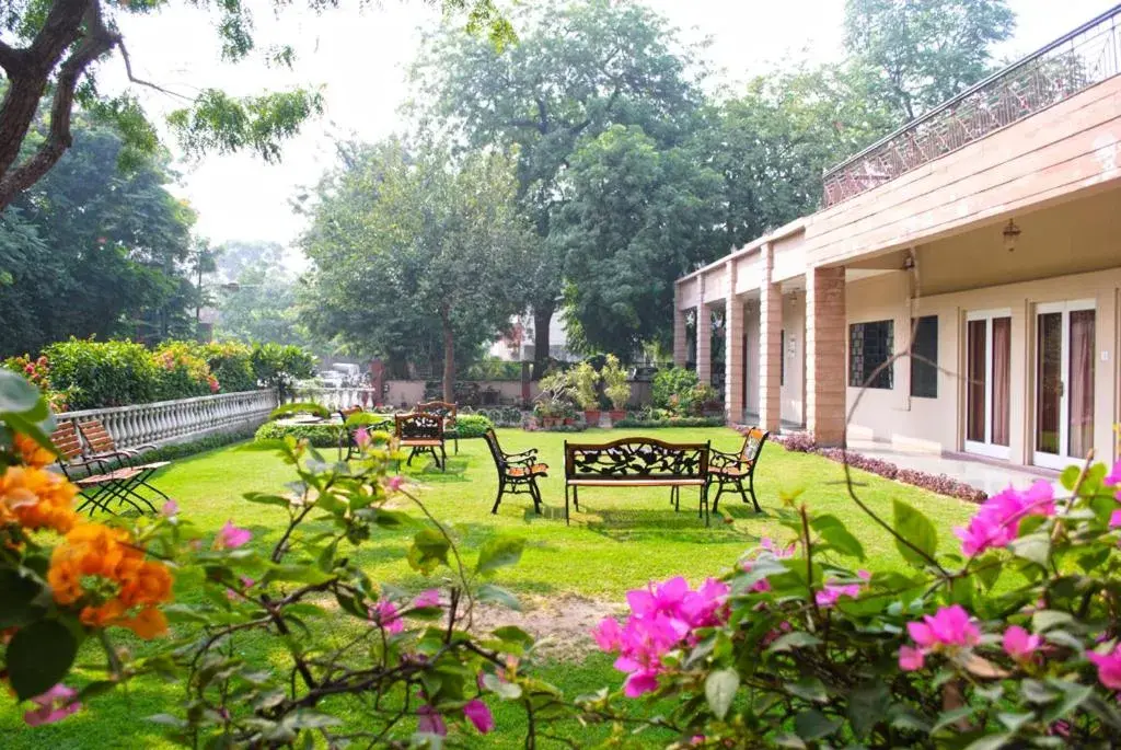 Garden in Jai Niwas Garden Hotel