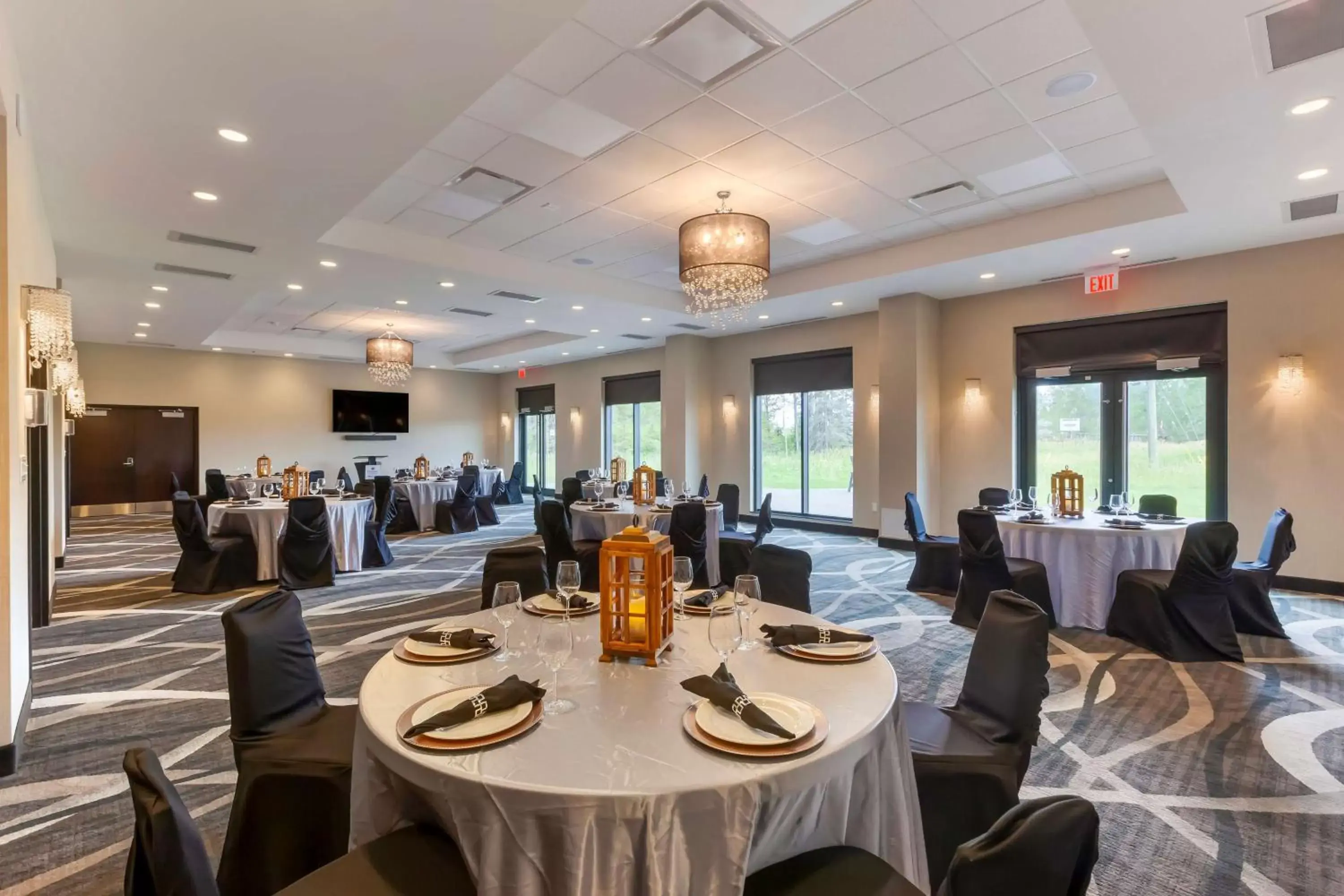 Meeting/conference room, Restaurant/Places to Eat in Best Western Premier Northwood Hotel