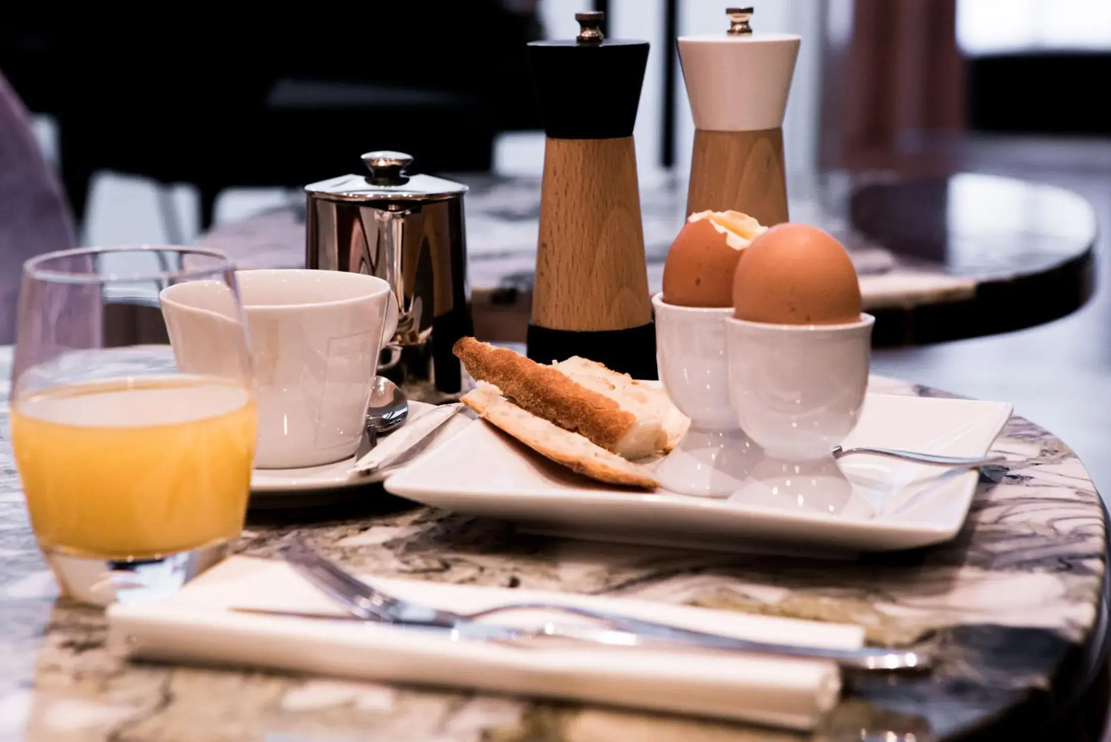 Breakfast in Hôtel Léna