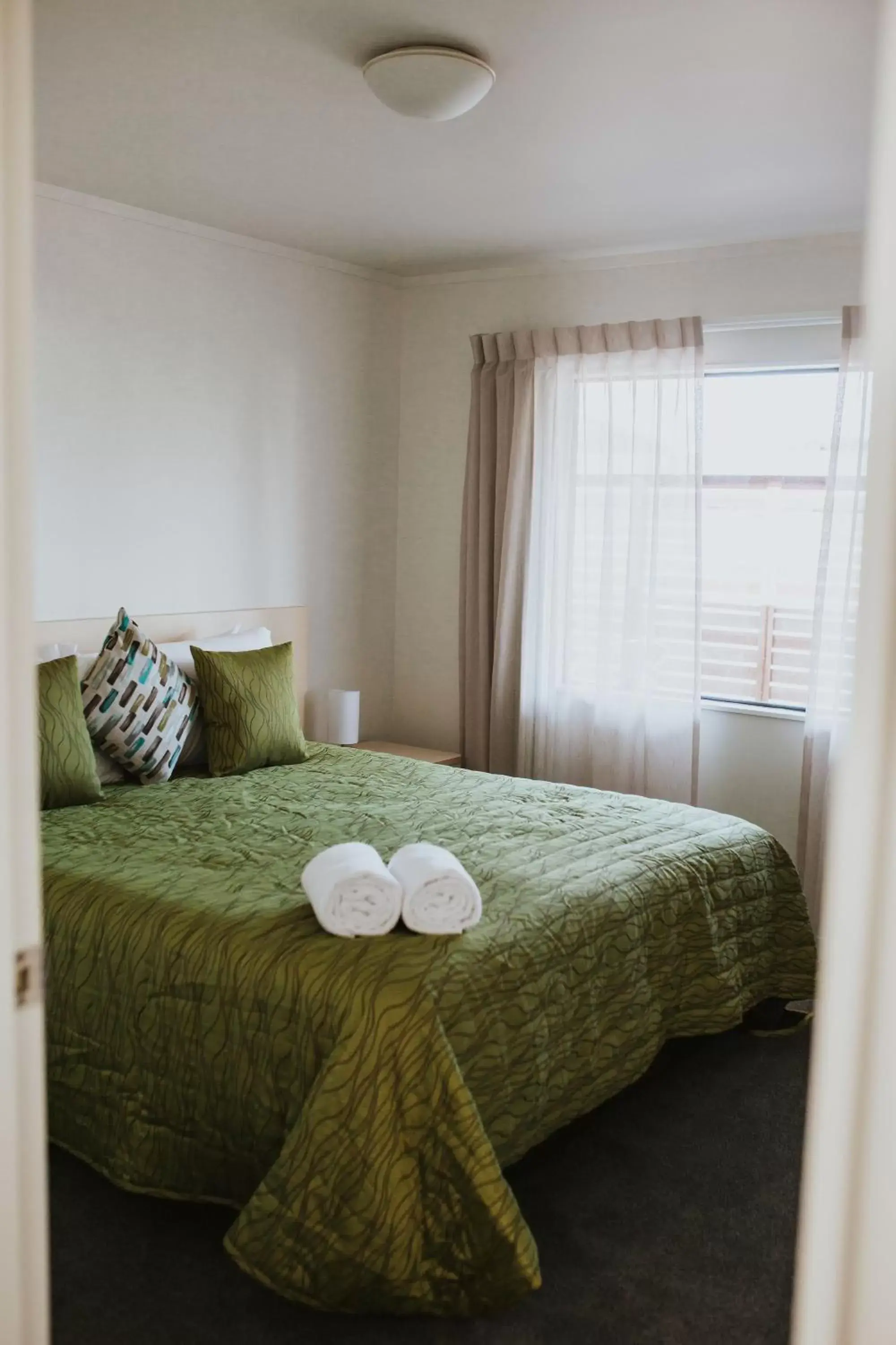 Bed in Peninsula Motel