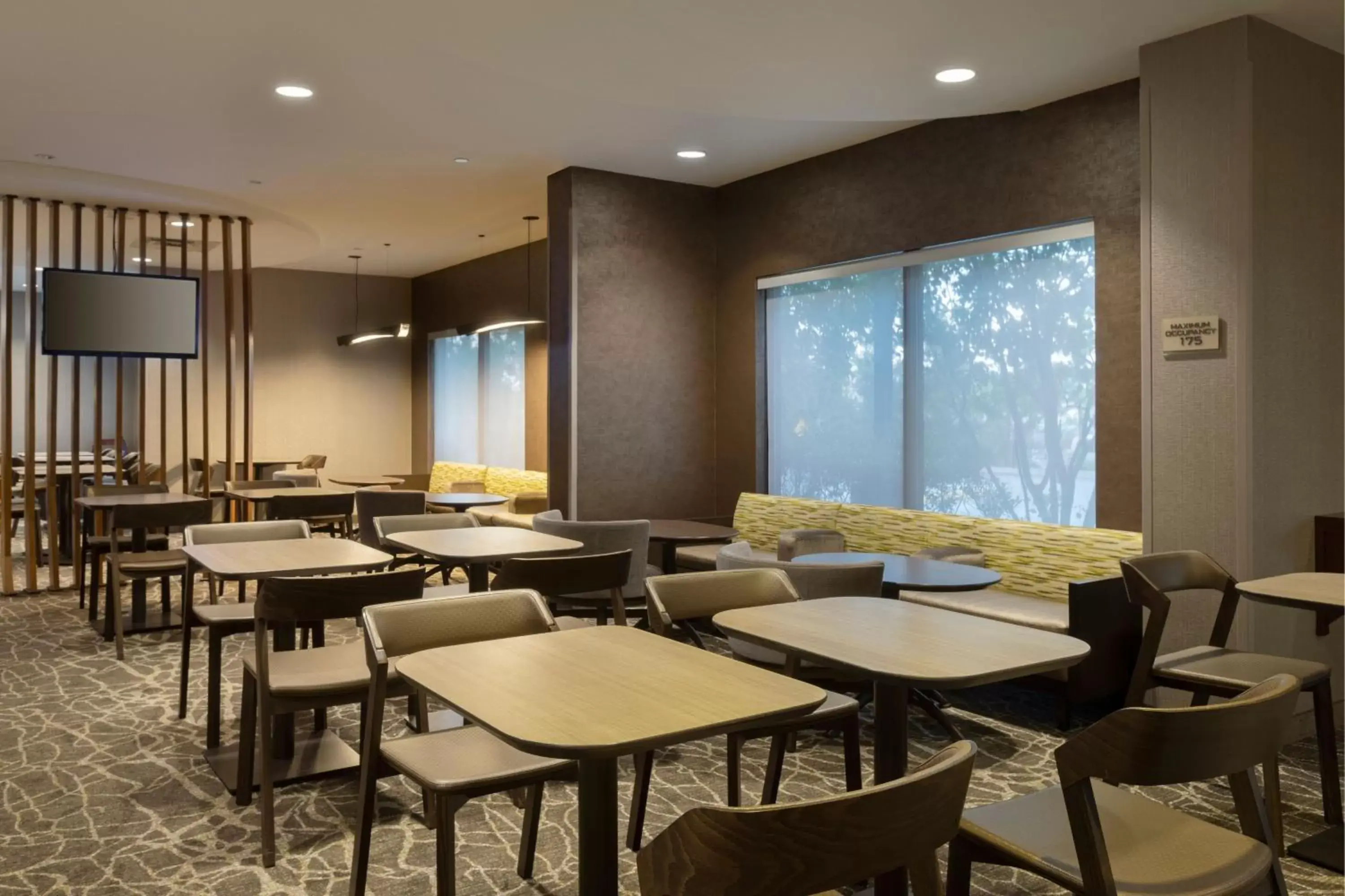 Breakfast, Restaurant/Places to Eat in SpringHill Suites by Marriott Newark International Airport