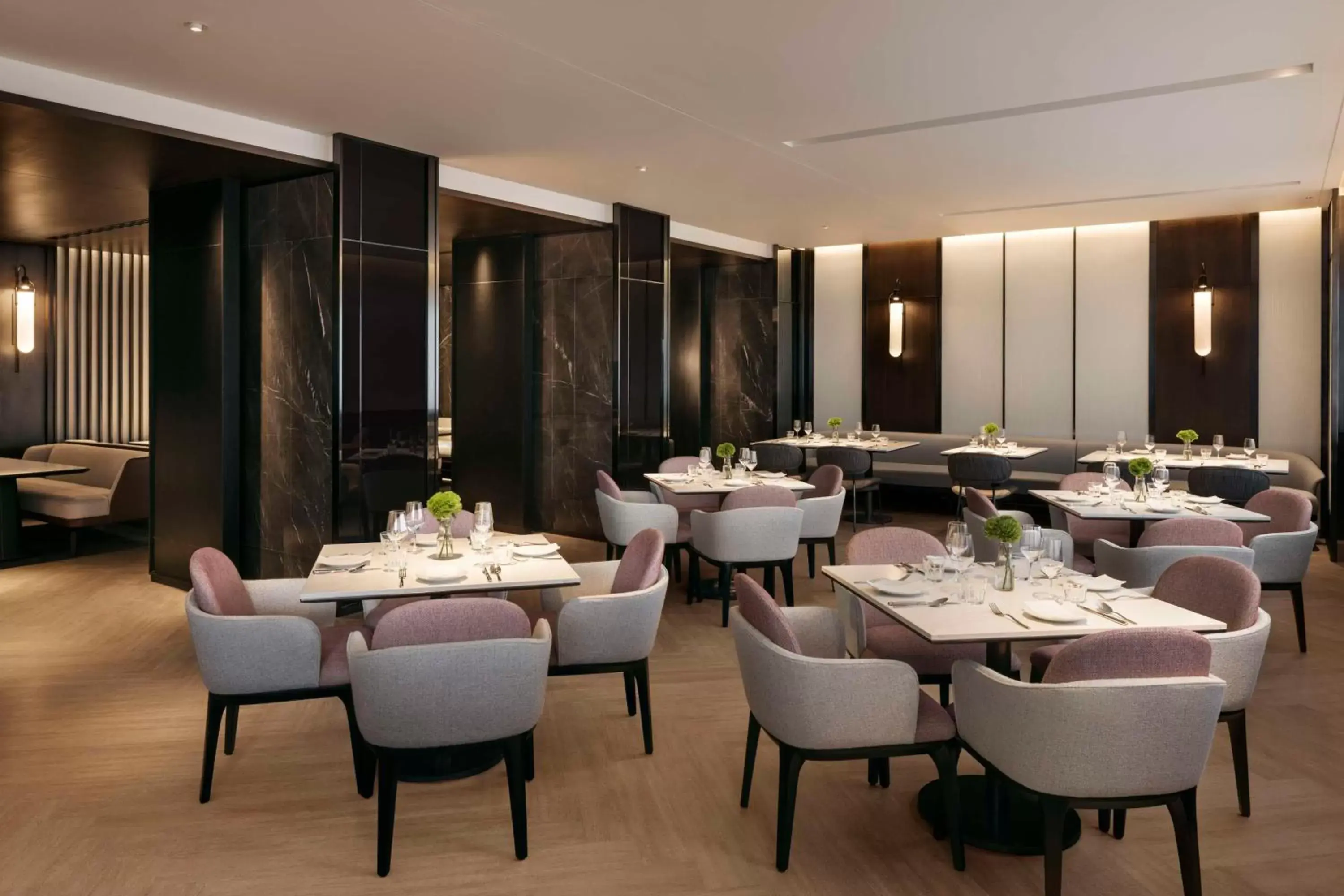 Business facilities, Restaurant/Places to Eat in Hilton Singapore Orchard