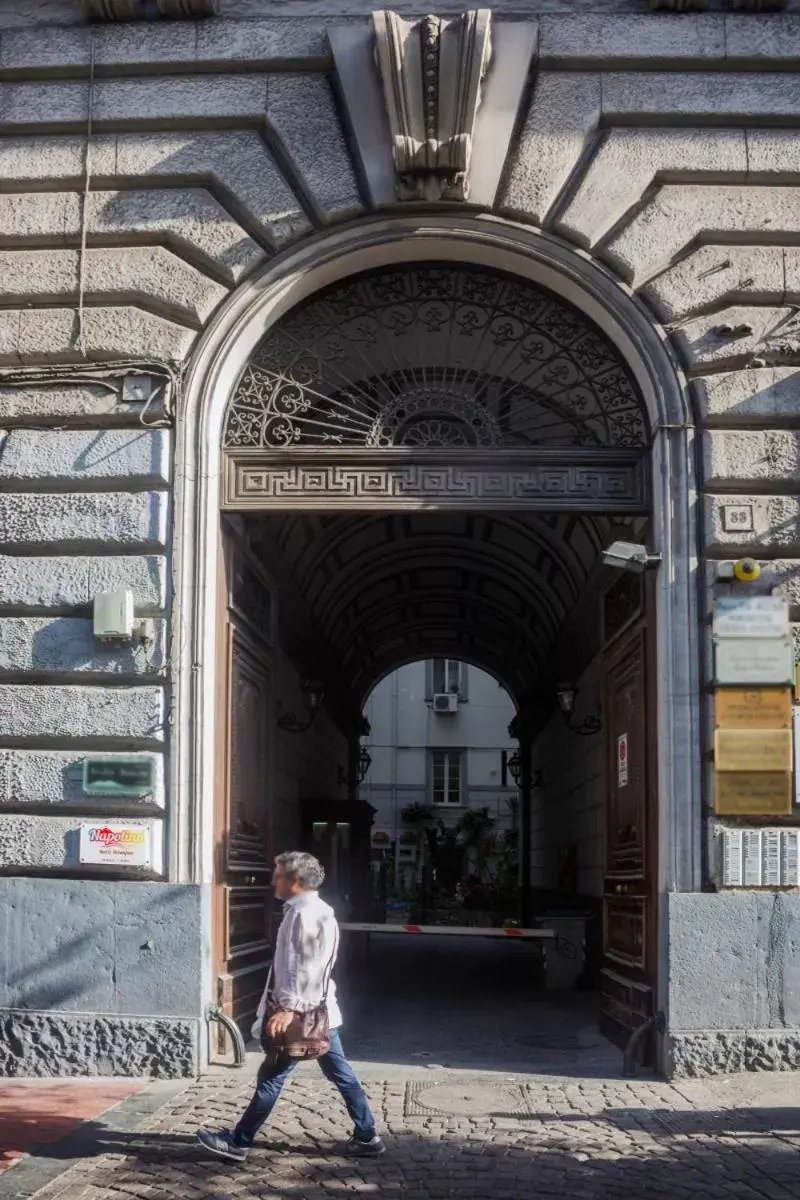 Facade/entrance in Napolinn