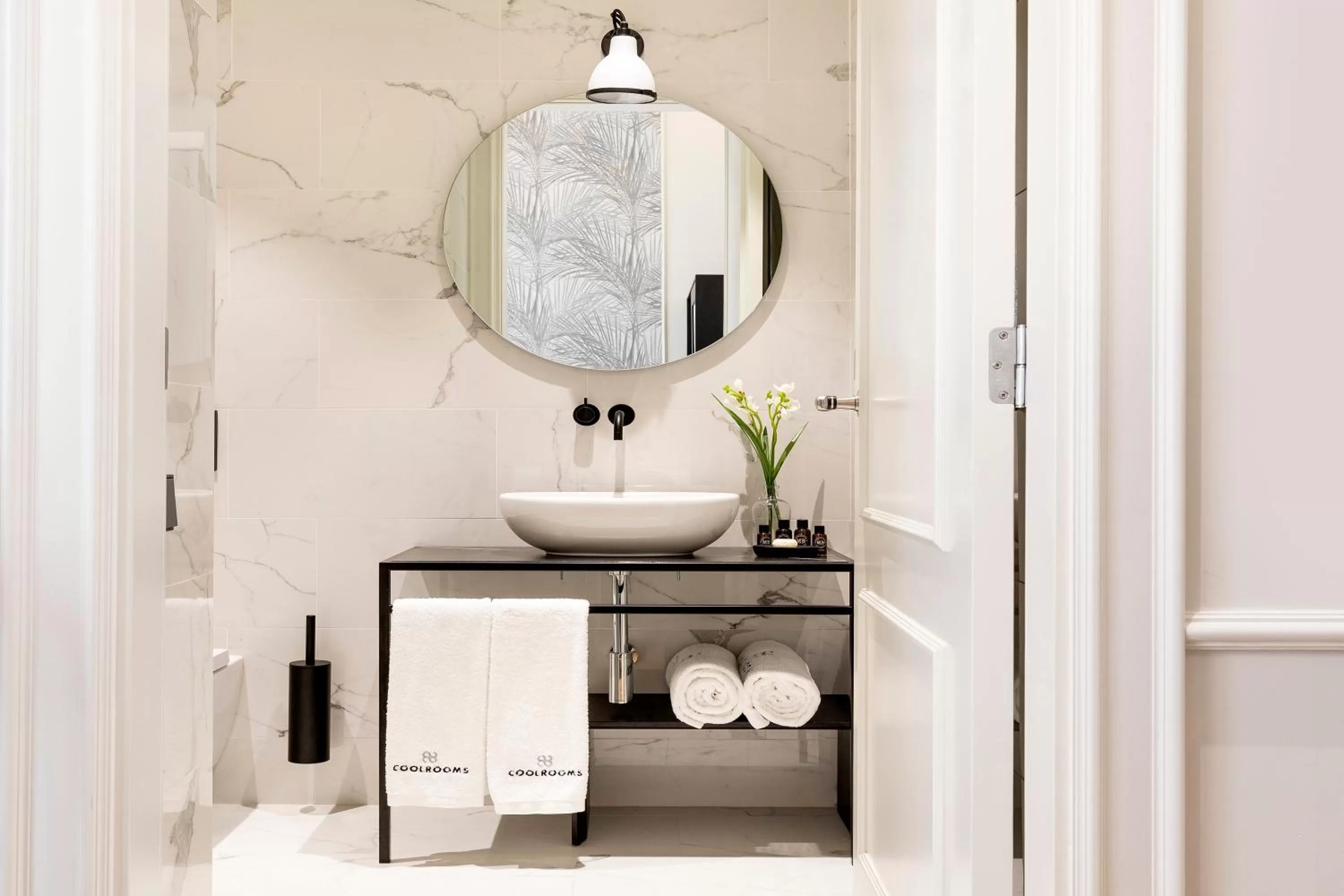 Toilet in Maldà Singular Hotel