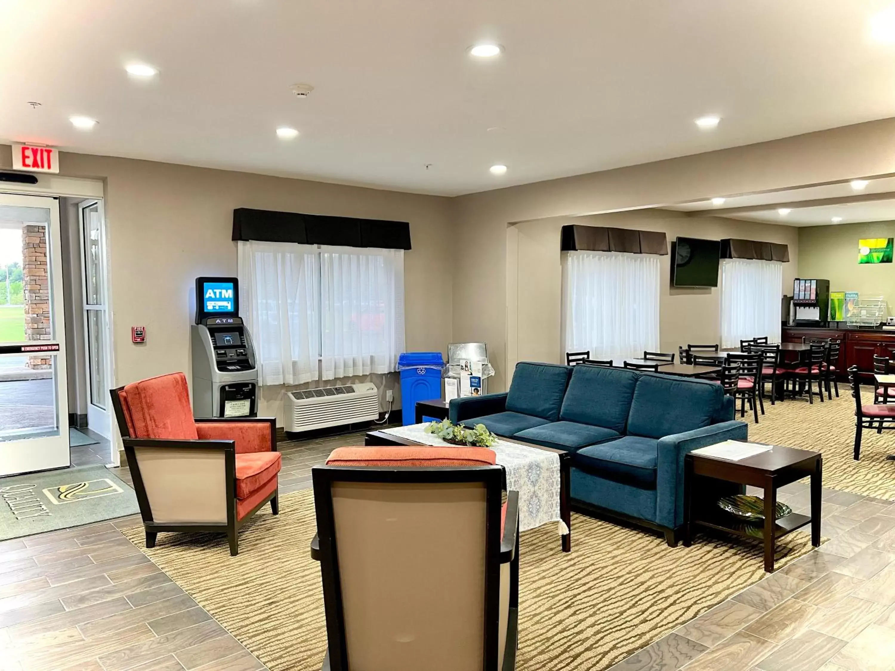 Seating Area in Quality Inn & Suites