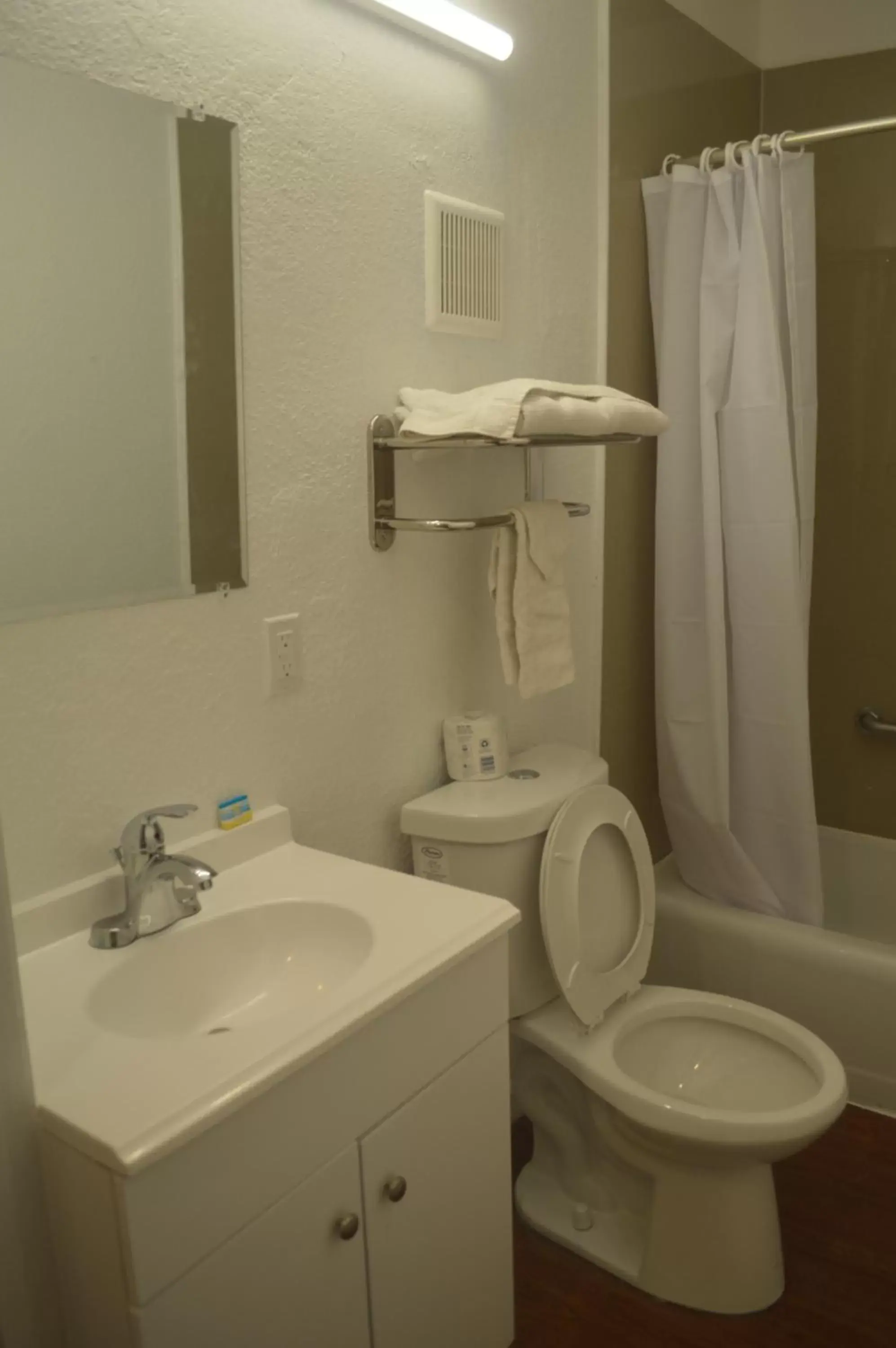 Bathroom in Tarpon Inn