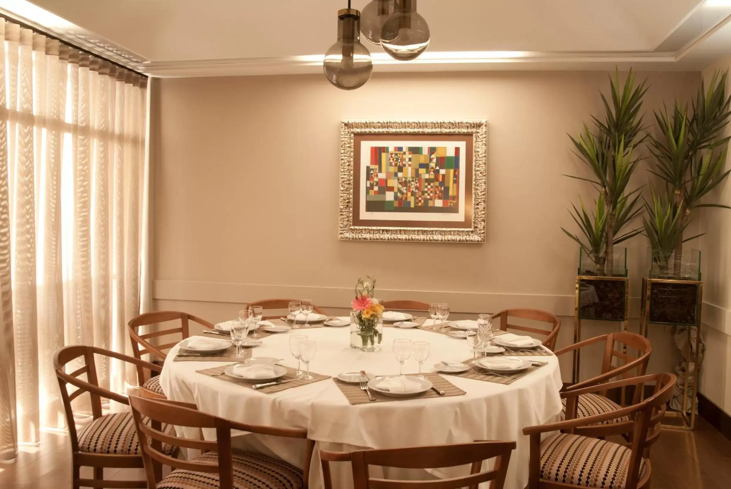 Restaurant/places to eat in Hotel Rainha D. Amélia, Arts & Leisure Restaurant/places to eat in Hotel Rainha D. Amélia, Arts & Leisure