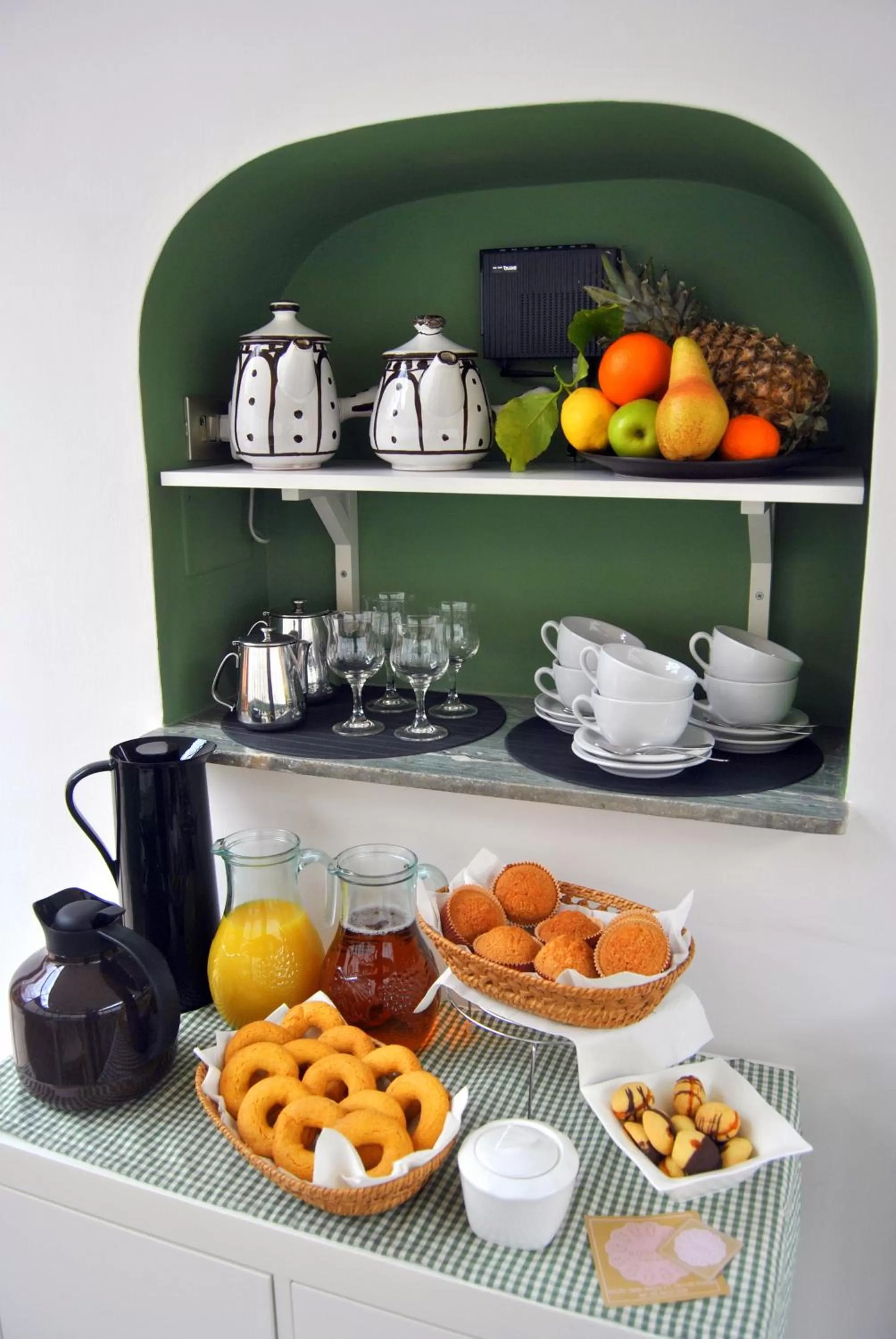 Restaurant/places to eat in Hotel Carmel