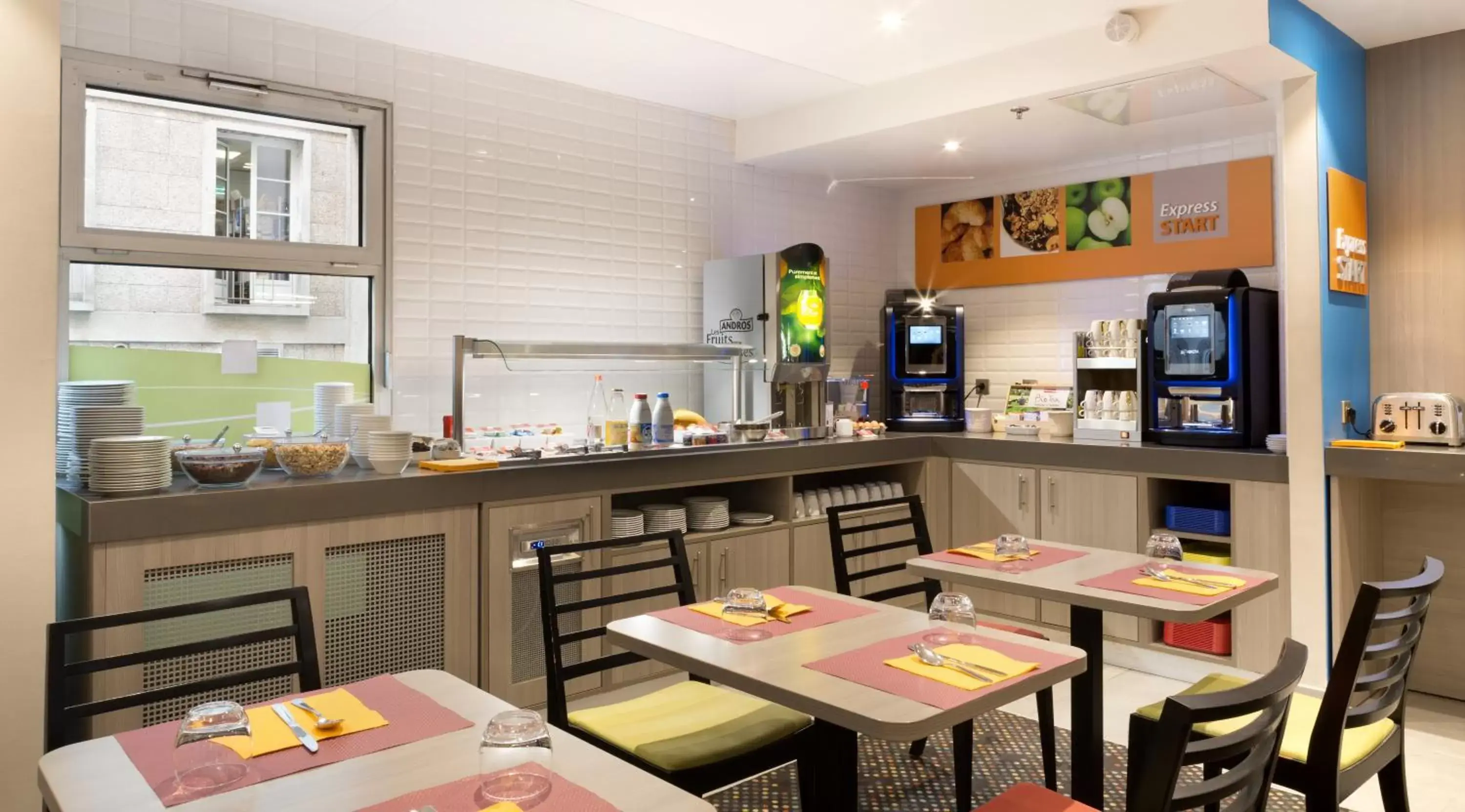 Restaurant/Places to Eat in Holiday Inn Express Amiens, an IHG Hotel