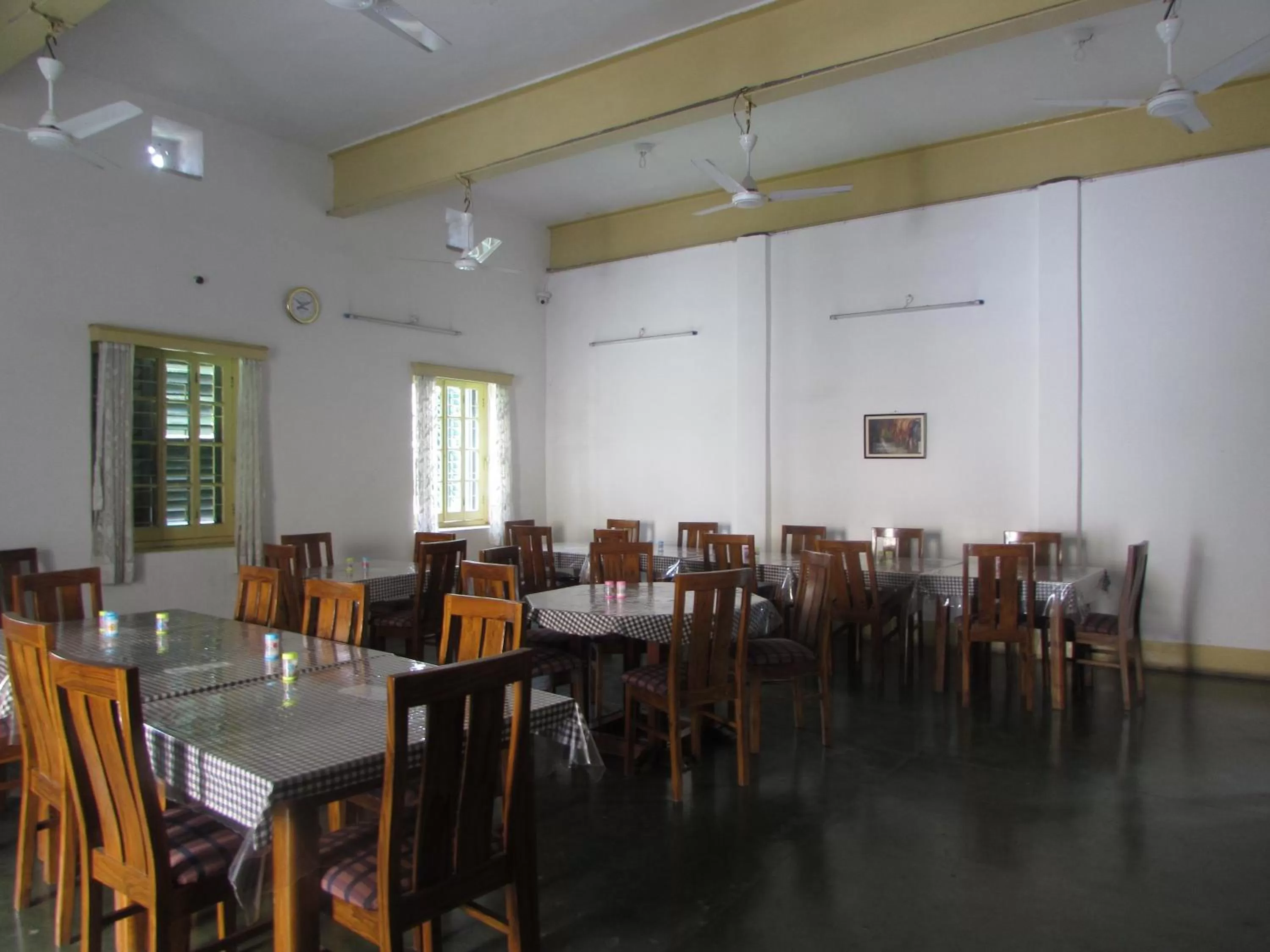 Restaurant/places to eat in YWCA GALLWAY GUEST HOUSE