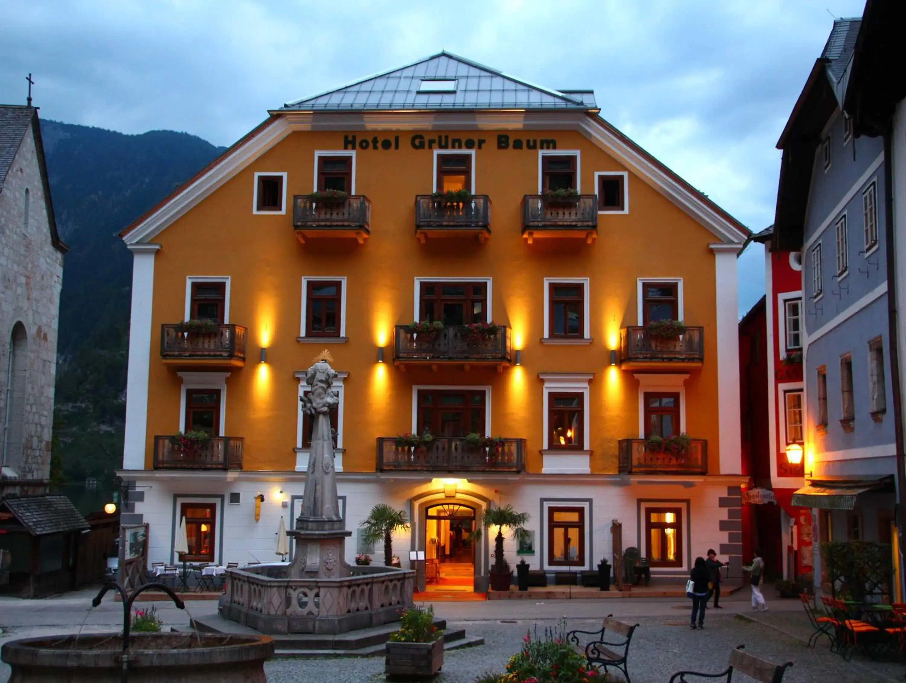 Facade/entrance, Property Building in Seehotel Grüner Baum