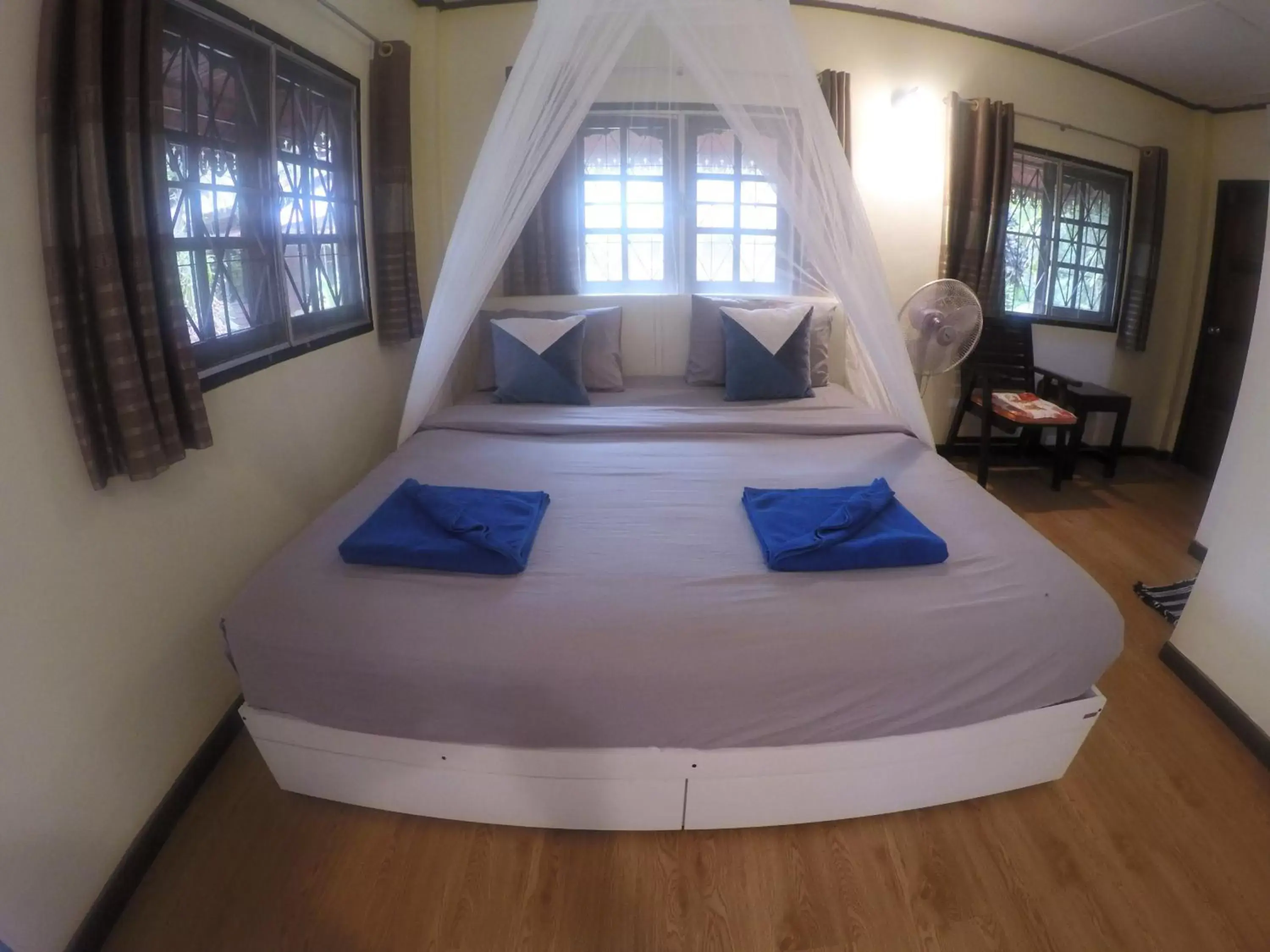 Bed in Khao Sok Morning Mist Resort