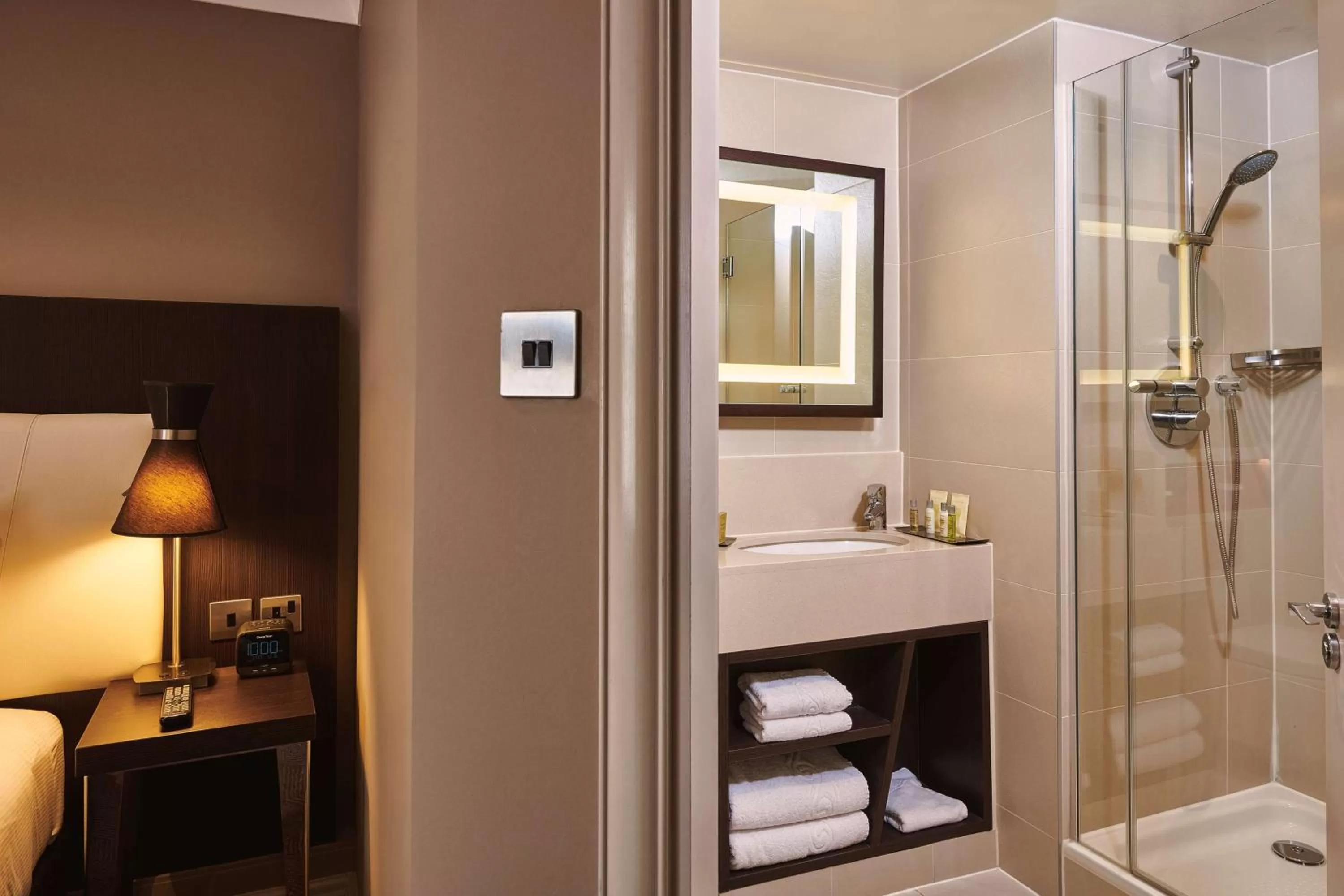 Shower in DoubleTree by Hilton London Ealing