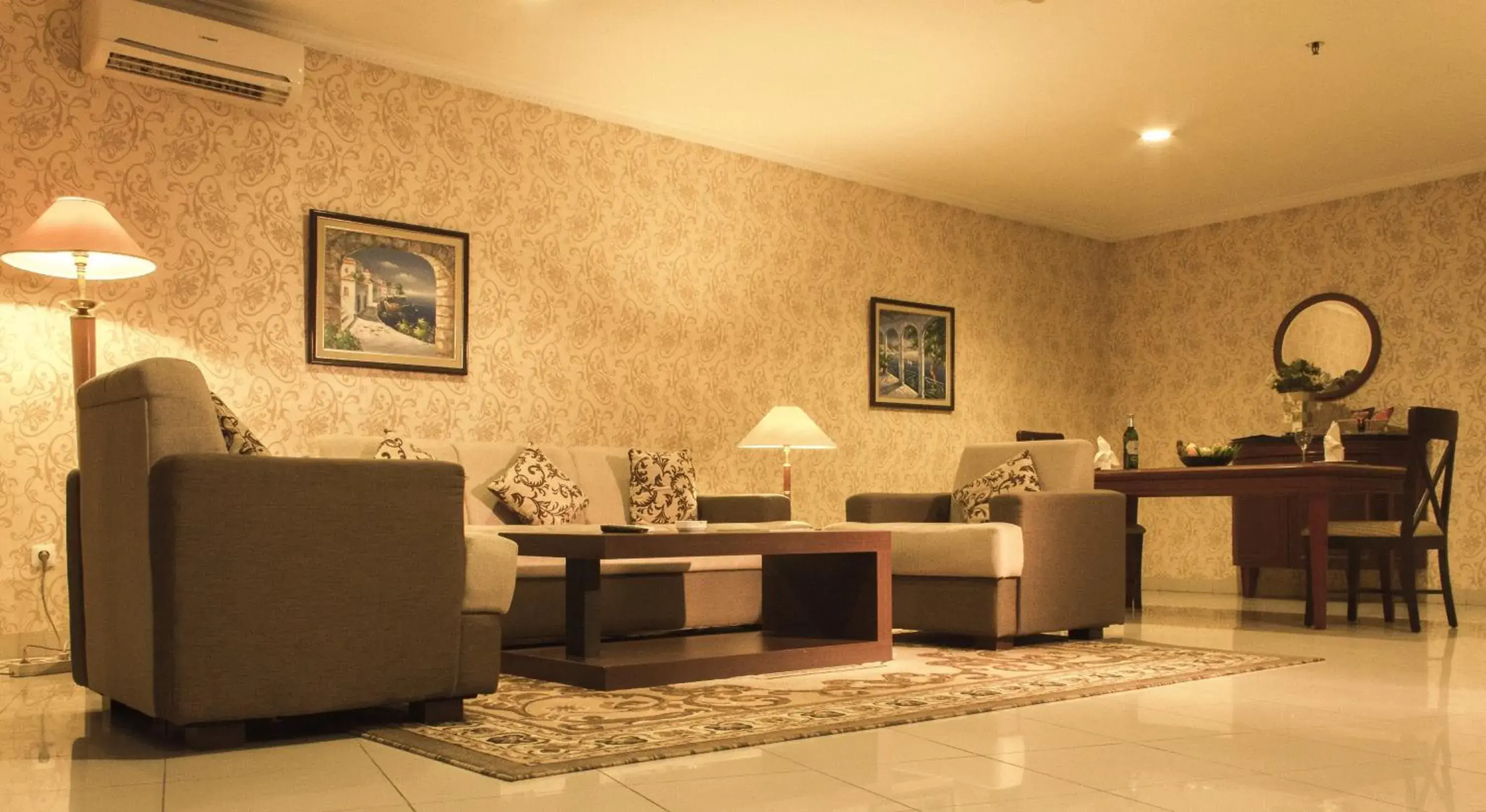 Living room, Lobby/Reception in Travellers Suites Serviced Apartments