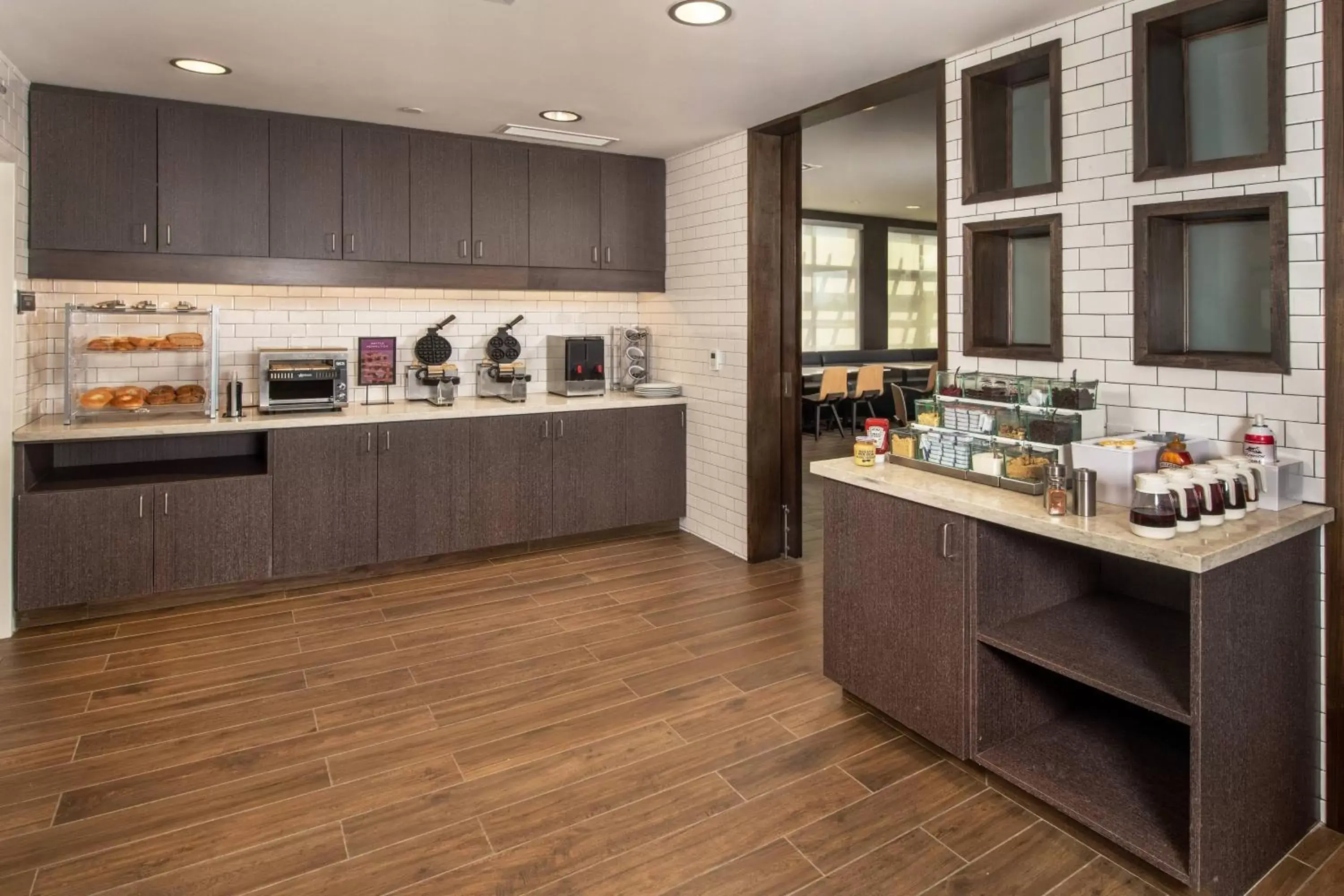 Breakfast, Kitchen/Kitchenette in Residence Inn Fulton at Maple Lawn