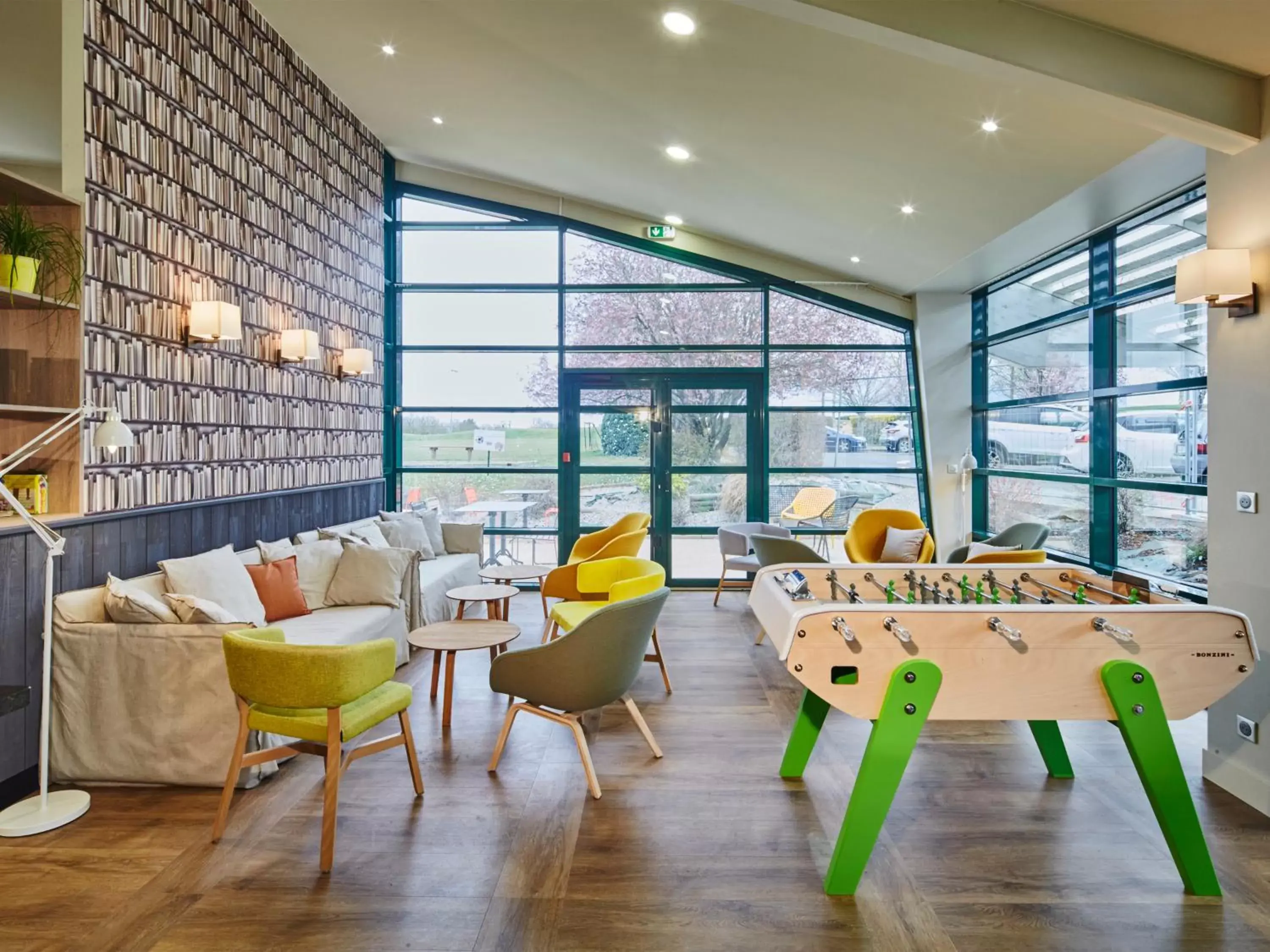 Living room in Campanile Poitiers - Site du Futuroscope