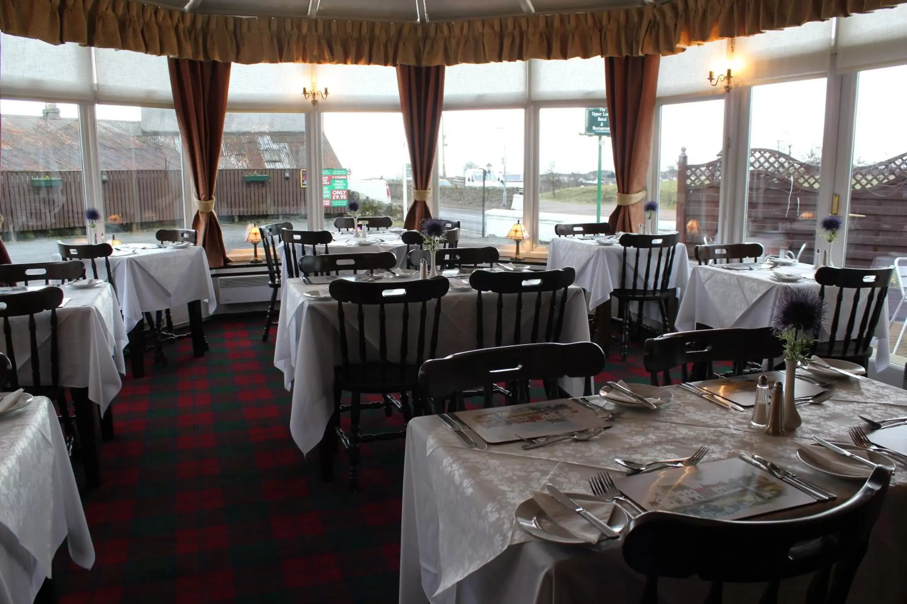 Restaurant/Places to Eat in The Upper Largo Hotel & Restaurant