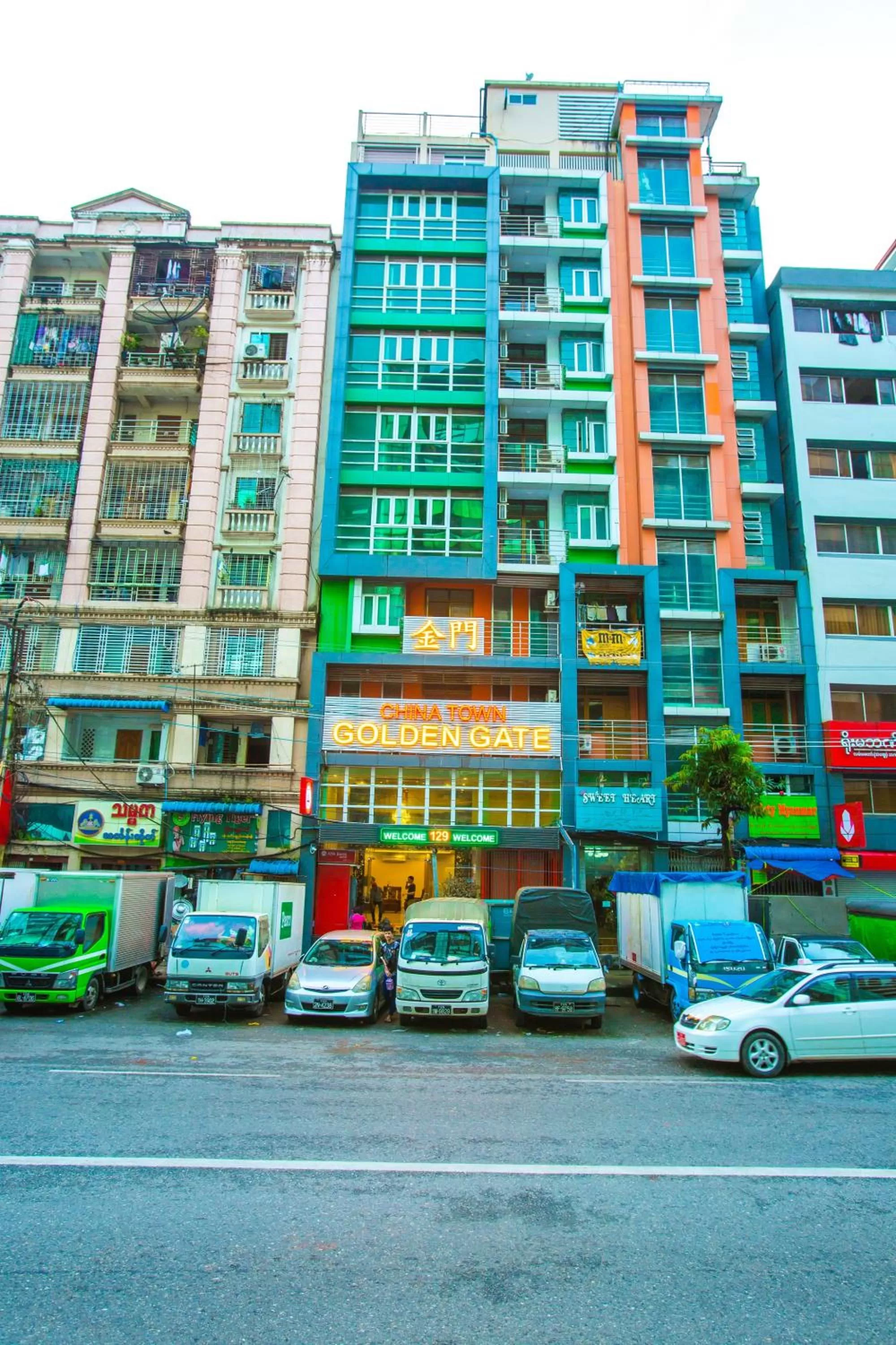 Property building in Golden Gate China Town Hotel