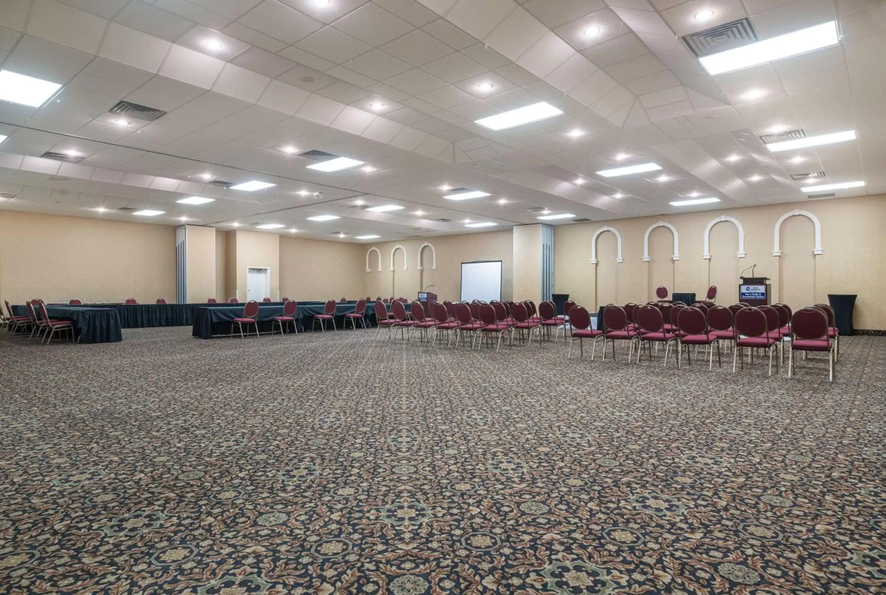 Meeting/conference room in Best Western Glengarry