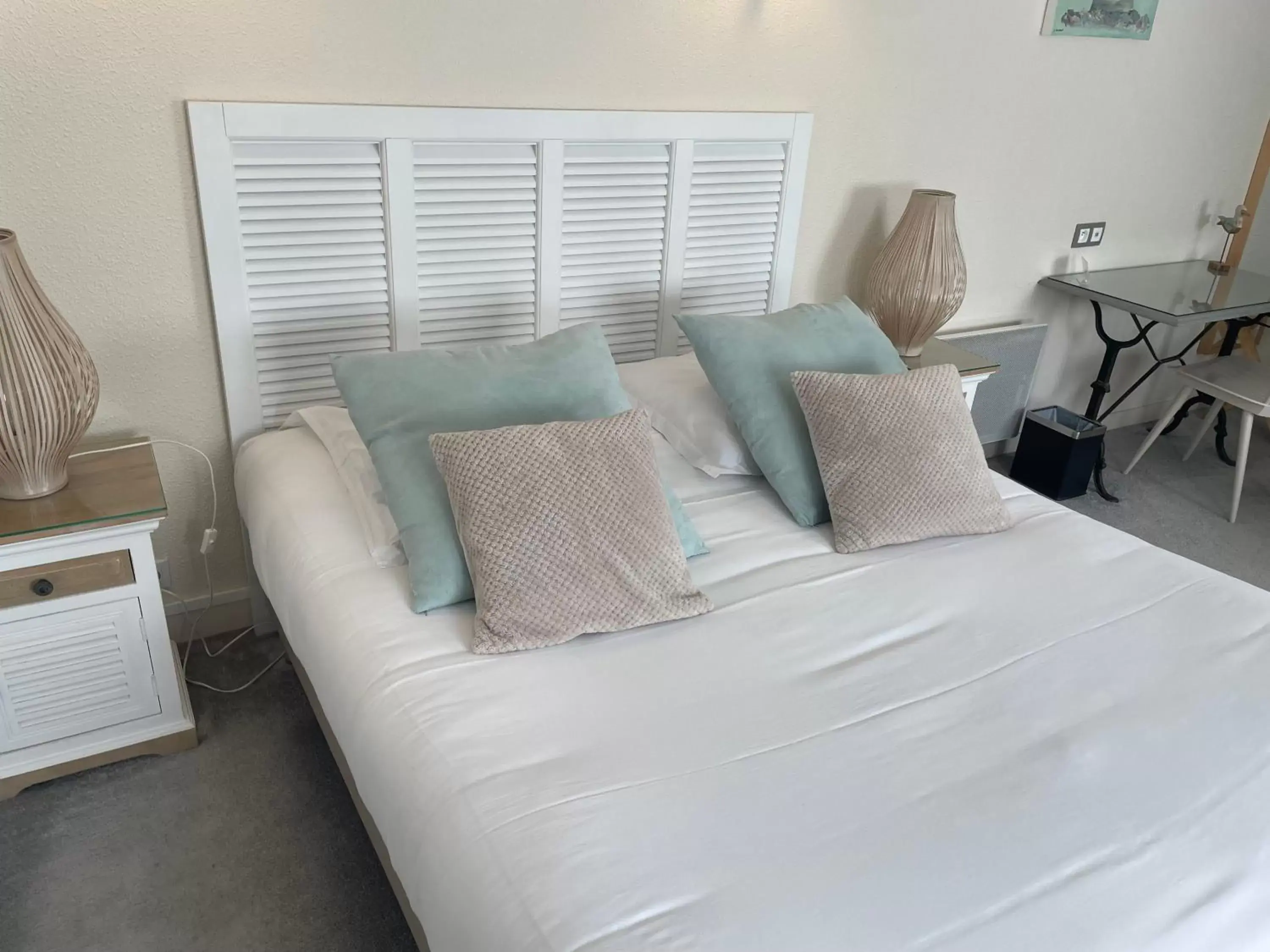 Superior Double Room in Hotel Des Falaises Superior Double Room in Hotel Des Falaises