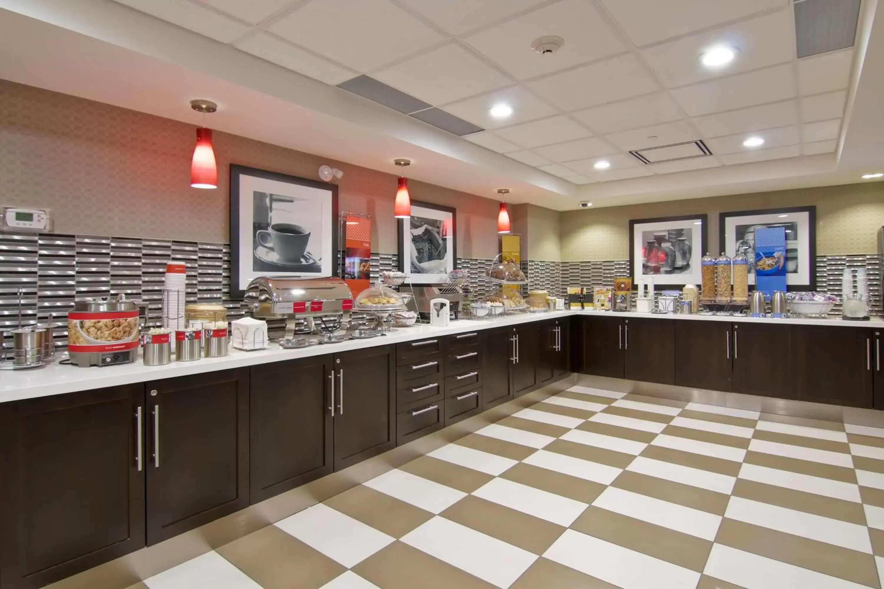 Restaurant/Places to Eat in Hampton Inn & Suites by Hilton Toronto Markham