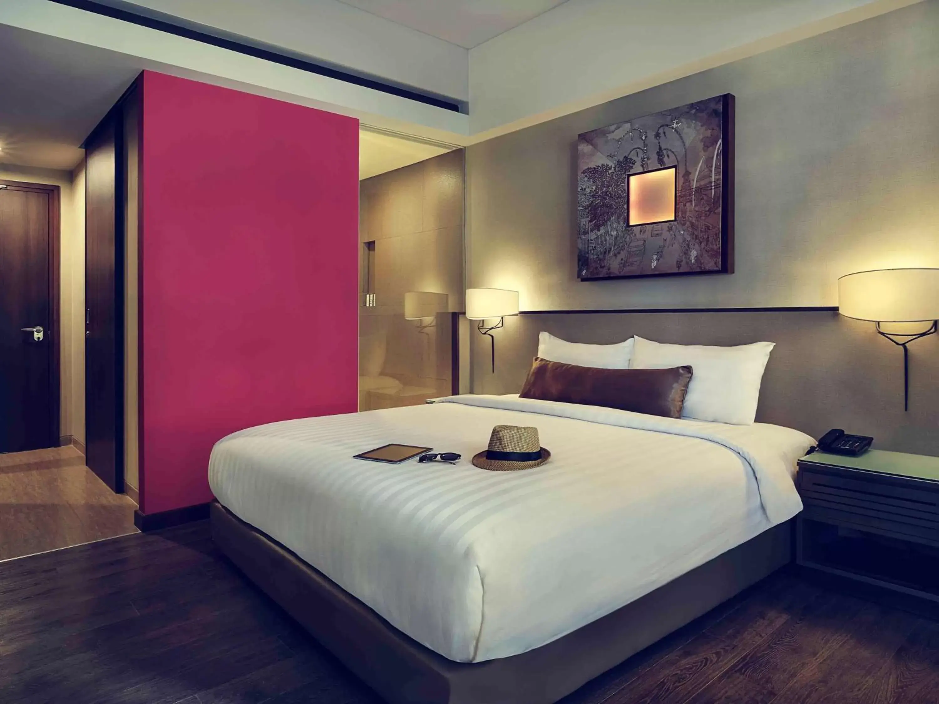 Photo of the whole room, Bed in Mercure Bali Legian