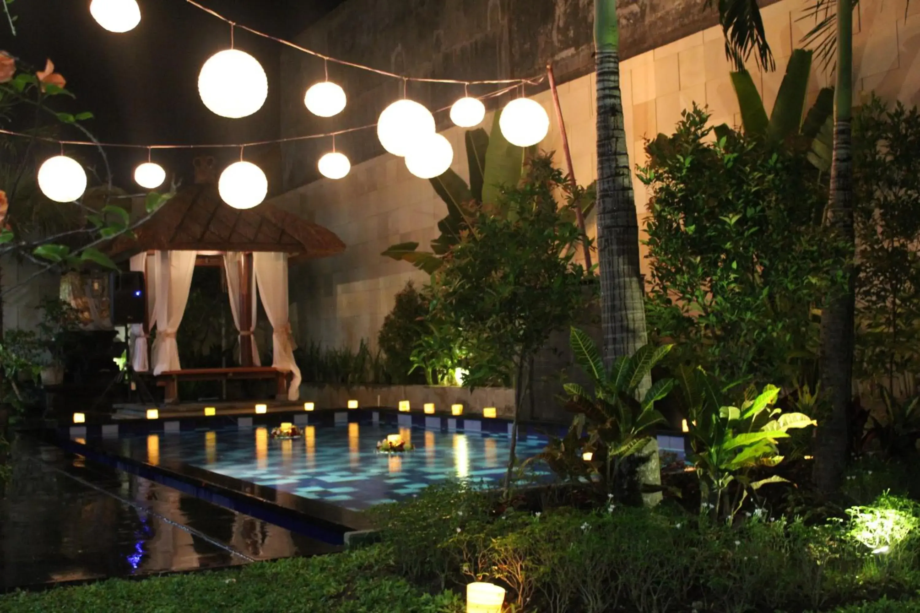 Swimming Pool in Mansu Hotel and Spa Legian