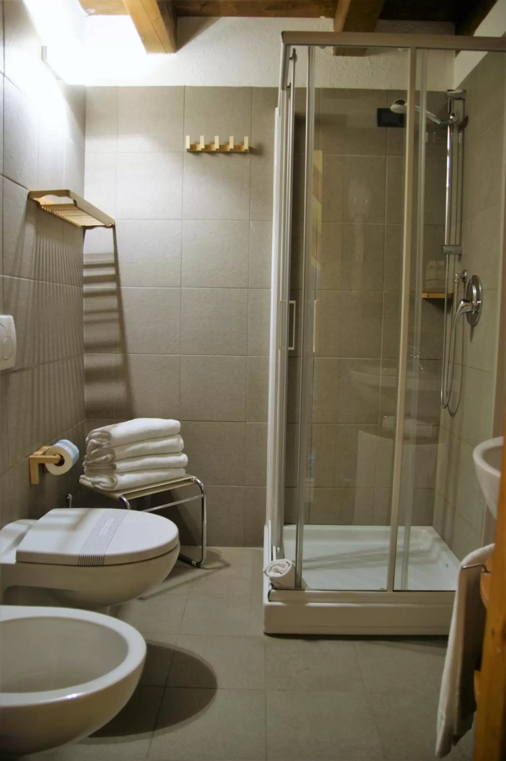 Shower, Bathroom in iH Hotels Courmayeur Mont Blanc