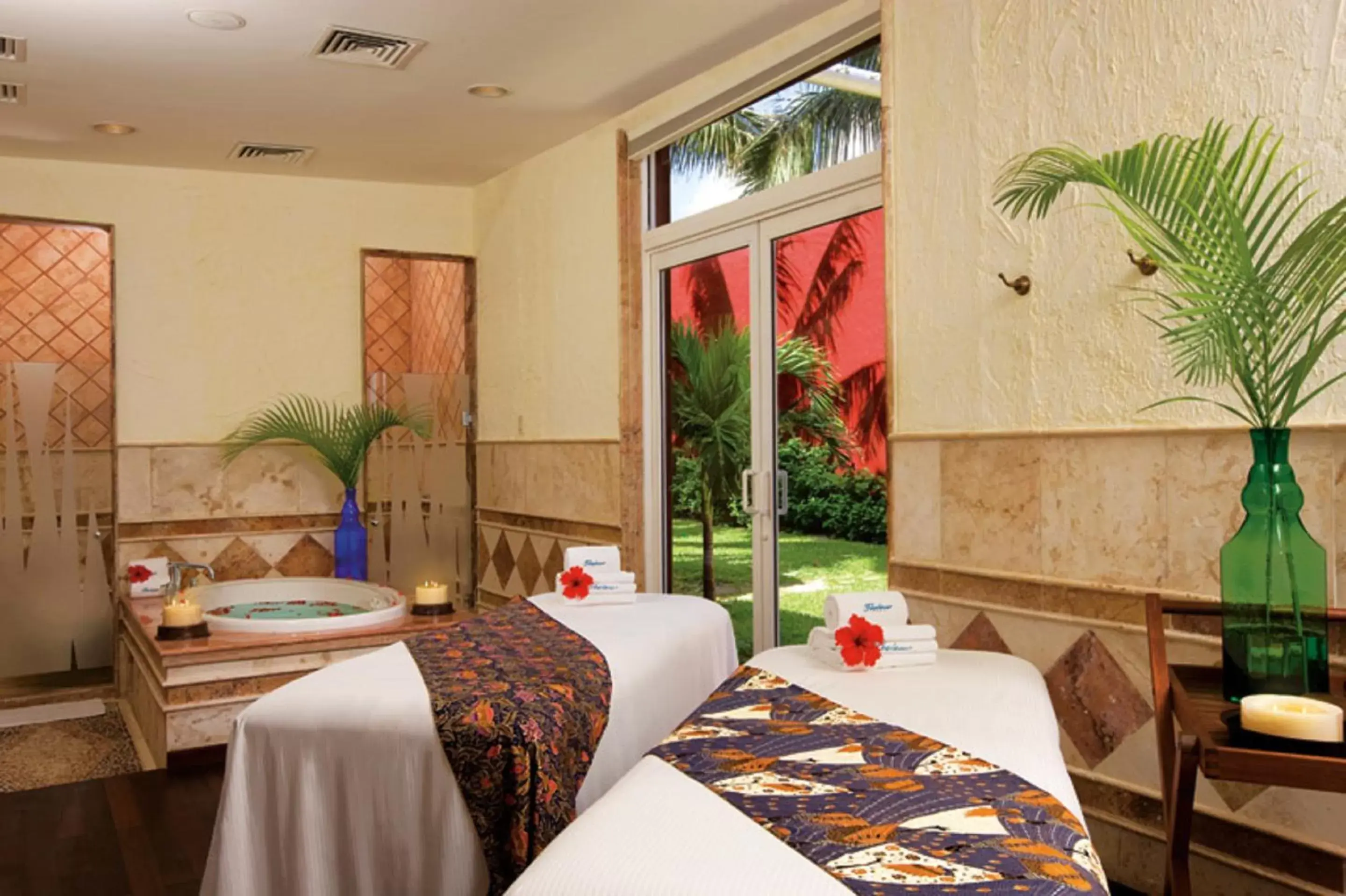 Massage in Zoetry Paraiso de la Bonita - Endless Privileges