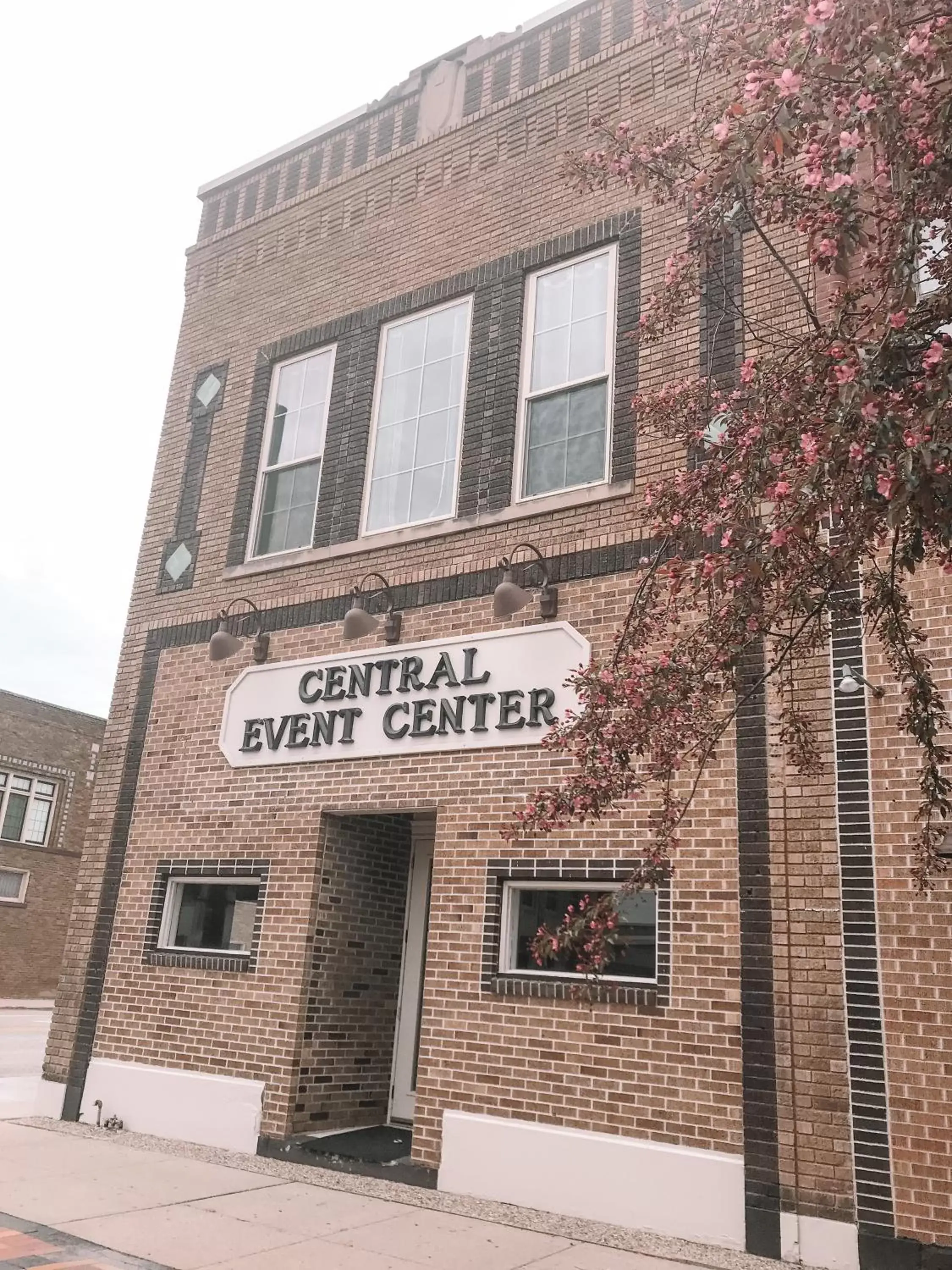 Property building in Inn On Central Property building in Inn On Central