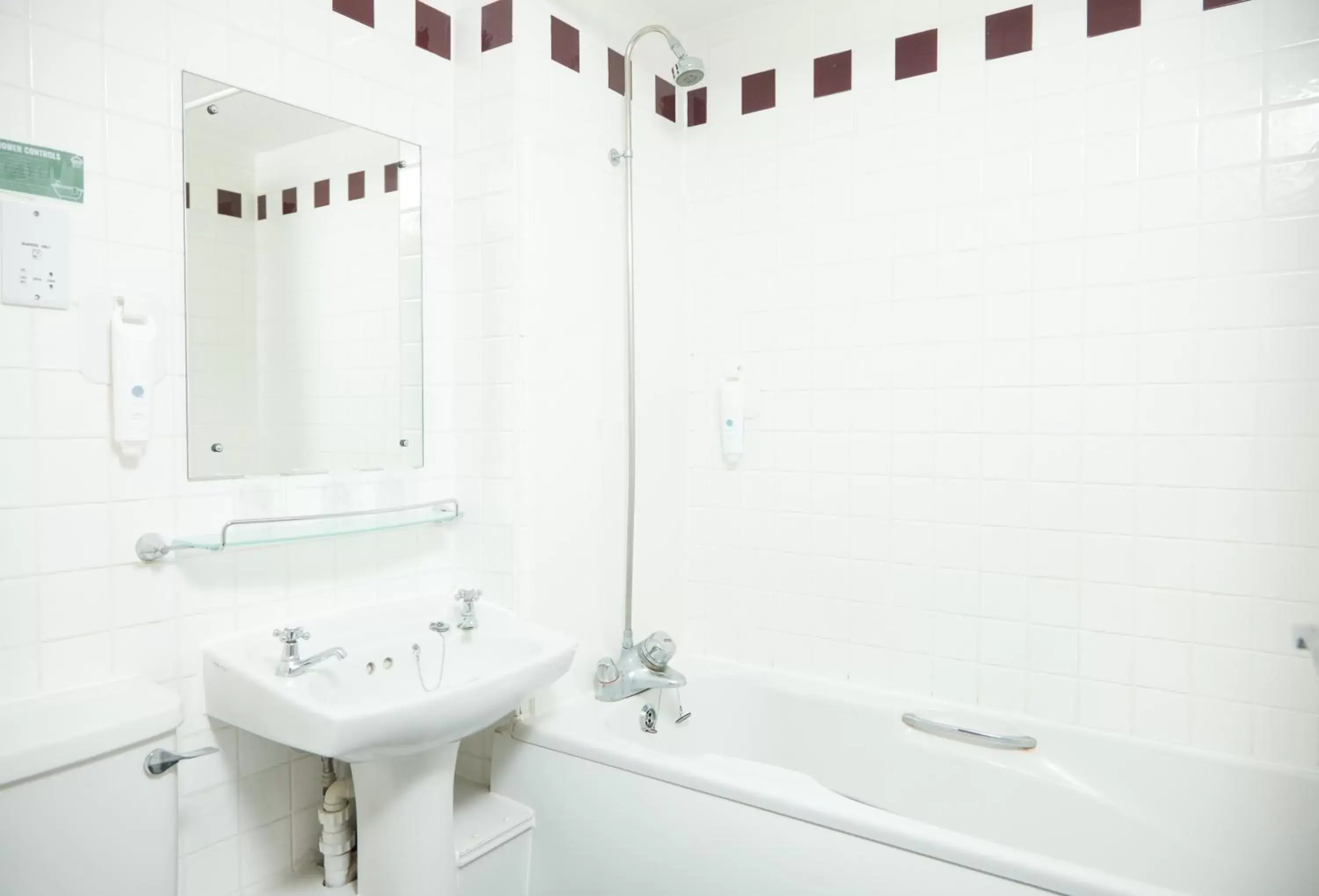 Bathroom in Lamb Hotel by Greene King Inns