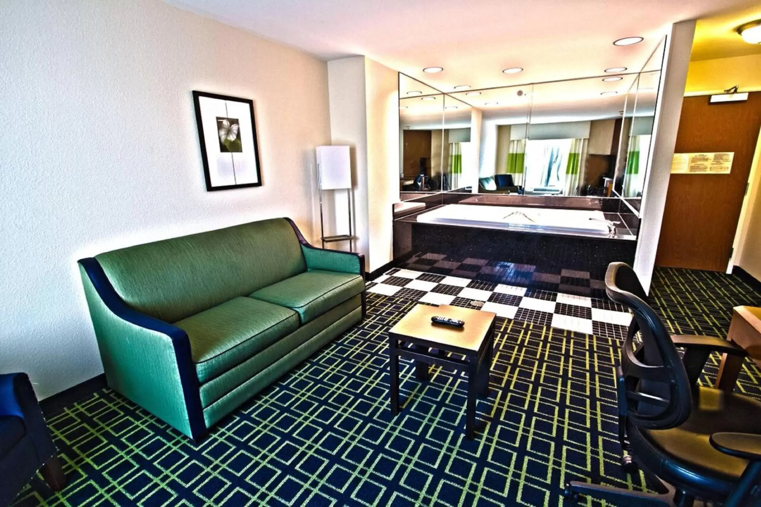 Photo of the whole room, Seating Area in Fairfield Inn & Suites Milledgeville