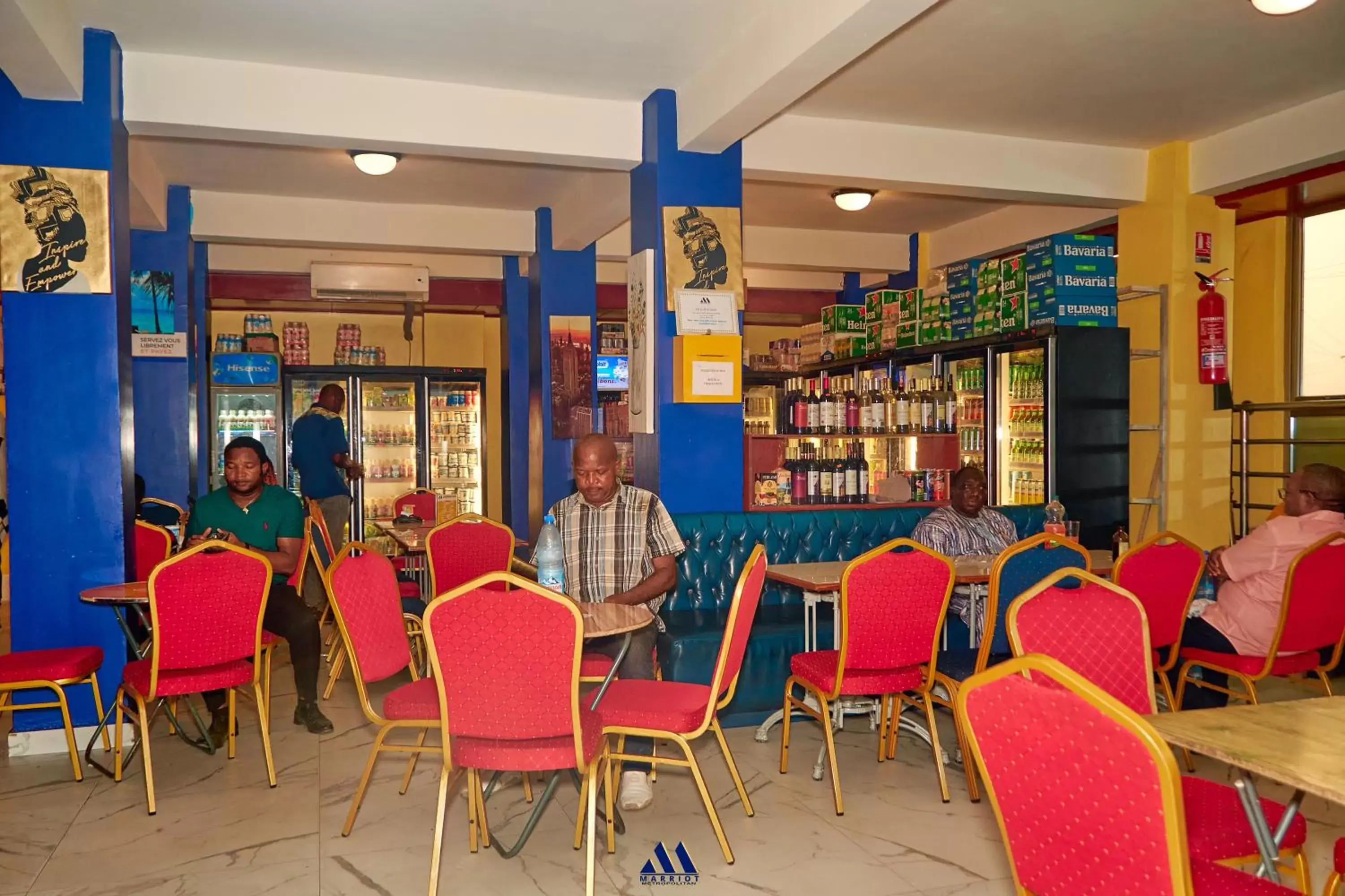 Restaurant/places to eat in Marriot Metropolitan Hotel Restaurant/places to eat in Marriot Metropolitan Hotel