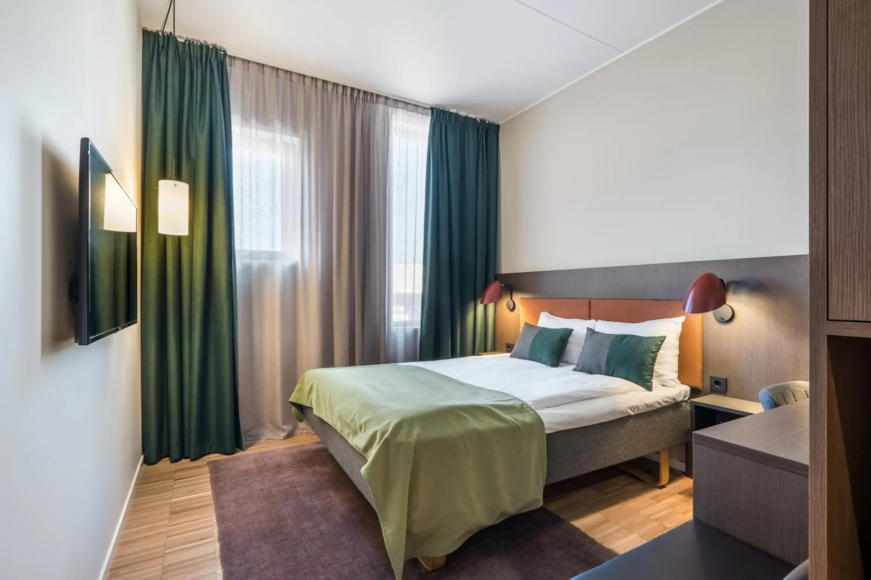 Bedroom, Bed in Quality Hotel Pond Bedroom, Bed in Quality Hotel Pond