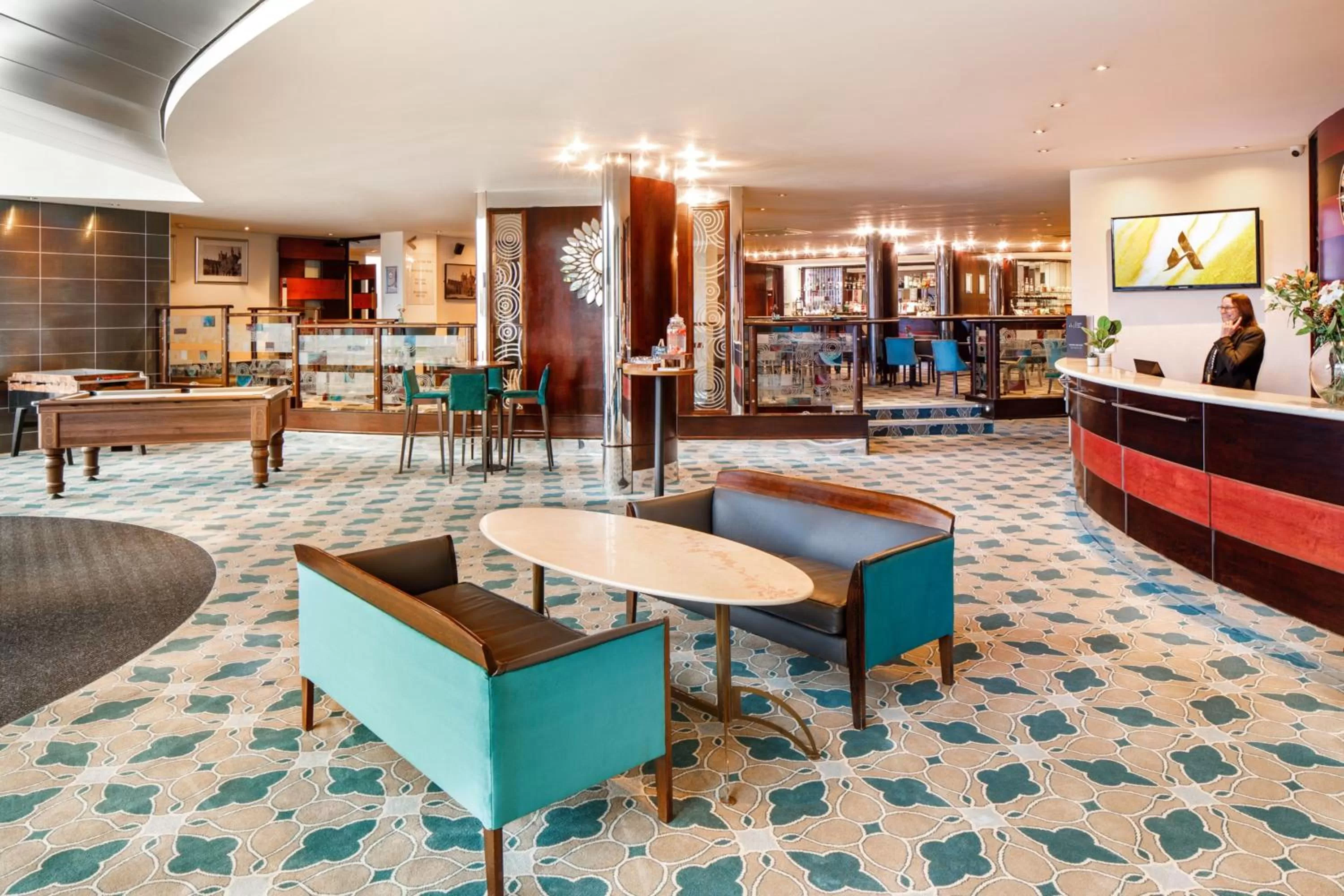 Lobby or reception in Mercure Chester Abbots Well Hotel