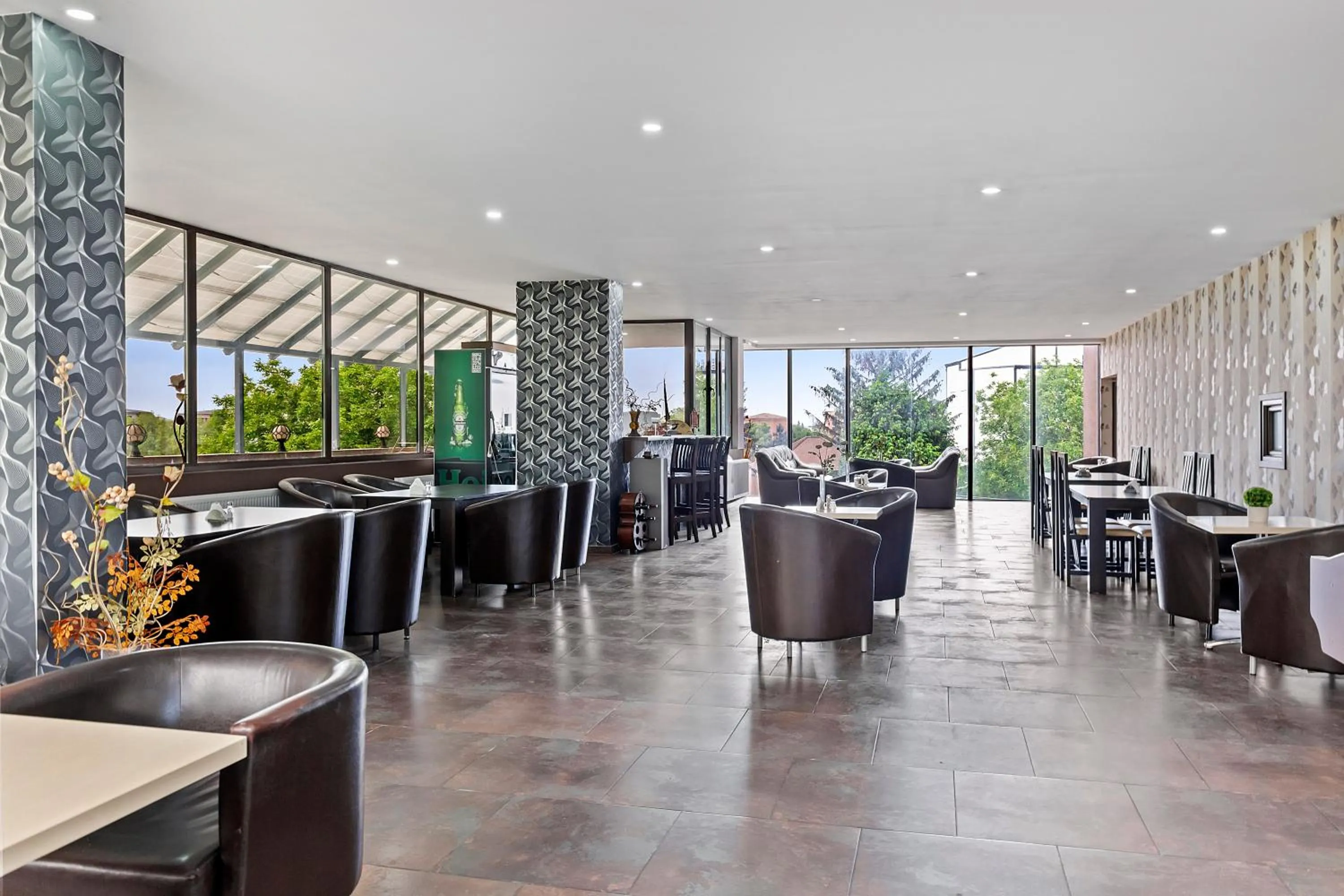 Breakfast in Hotel Charter Otopeni