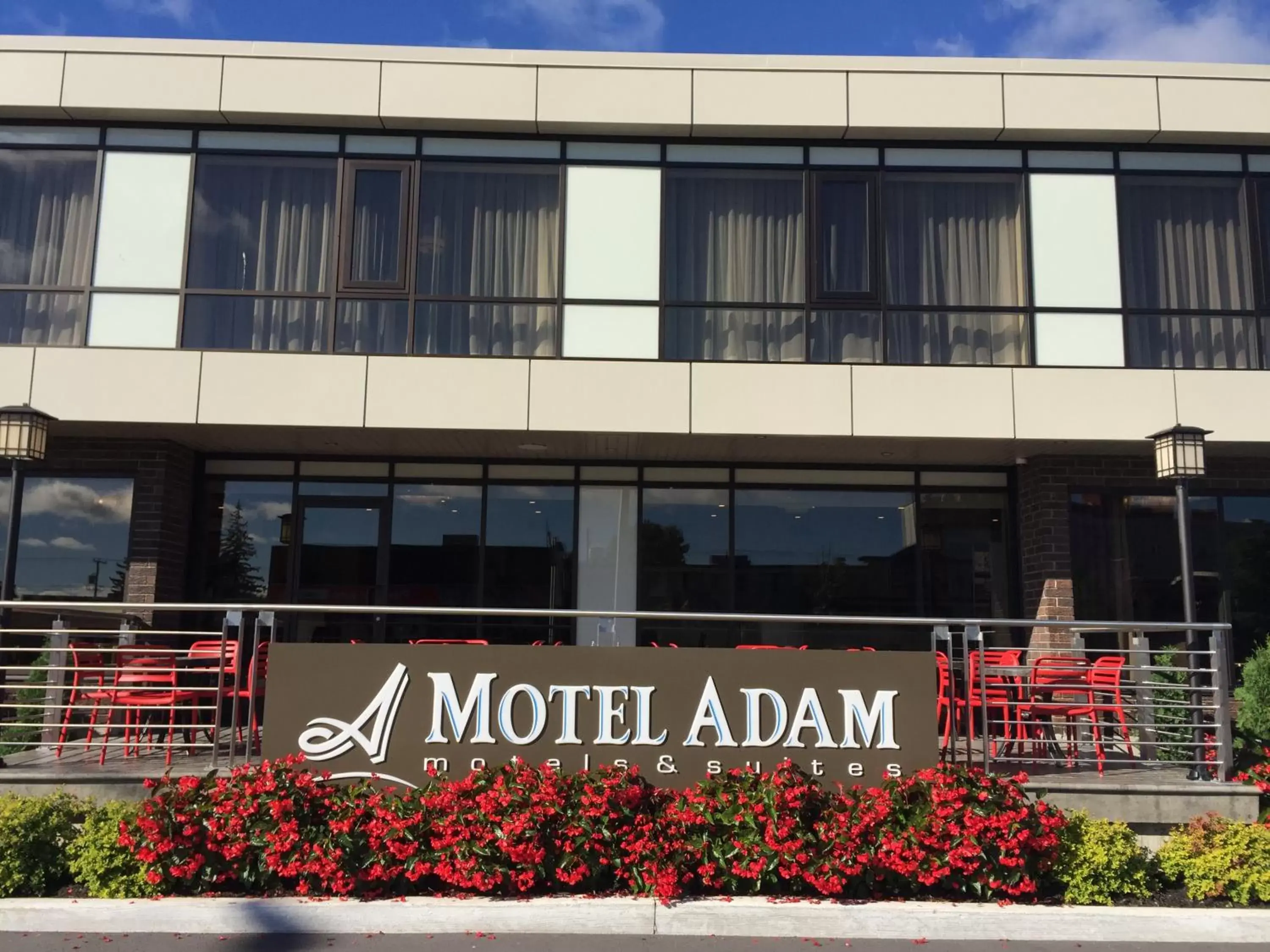 Facade/entrance, Property Building in Motel Adam