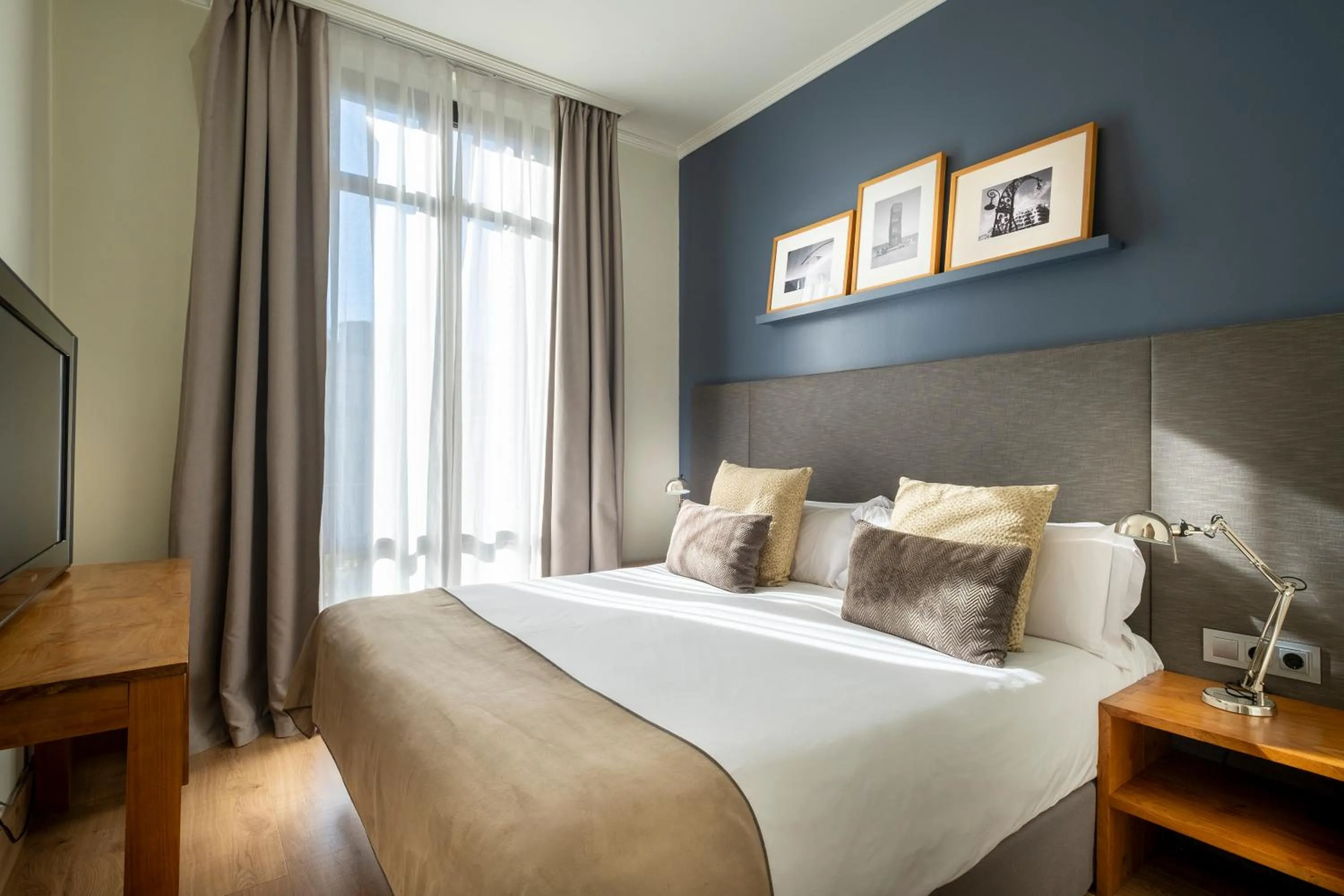 Bed in Apartments Sixtyfour