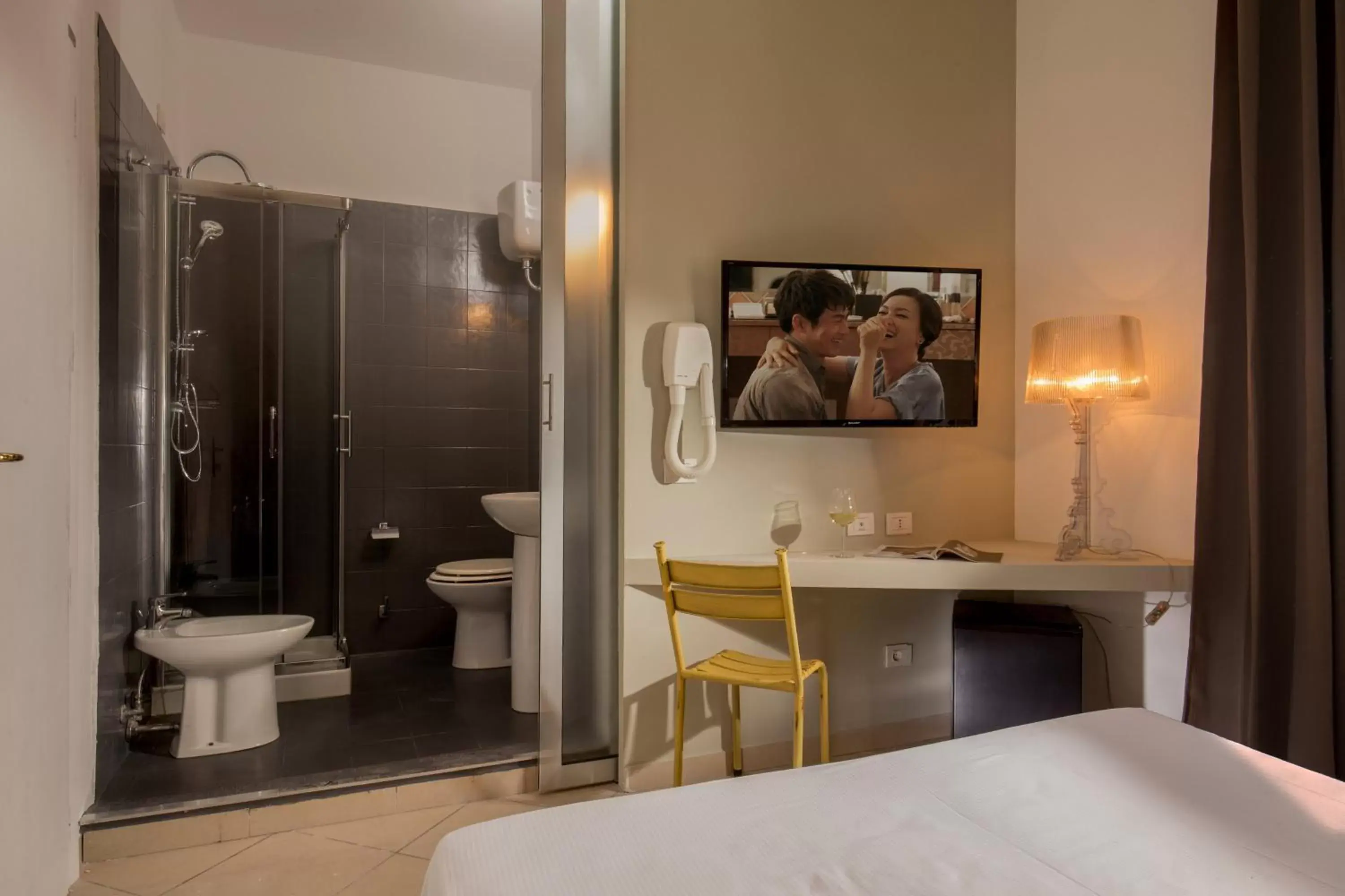 Bedroom, Bathroom in Crossroad Hotel