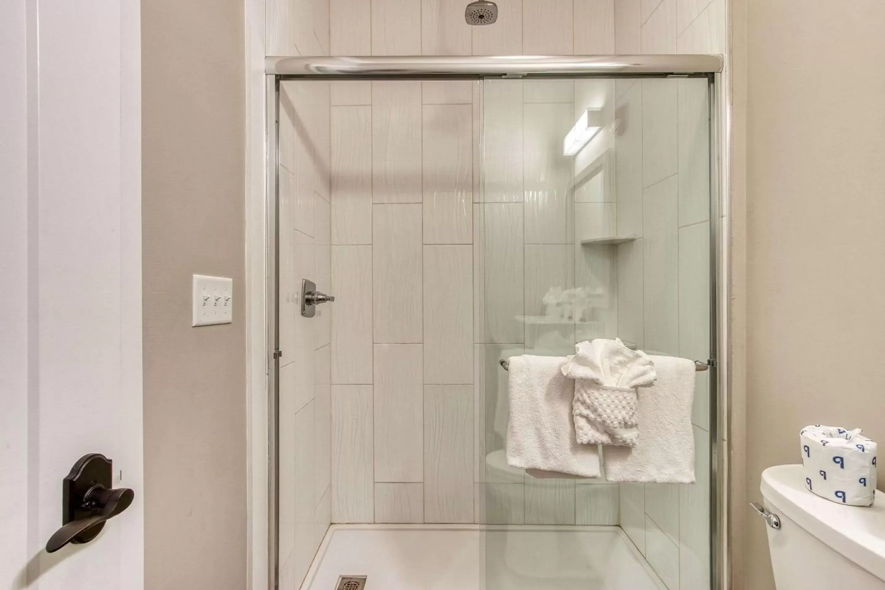 Photo of the whole room, Bathroom in Central Hotel, Ascend Hotel Collection