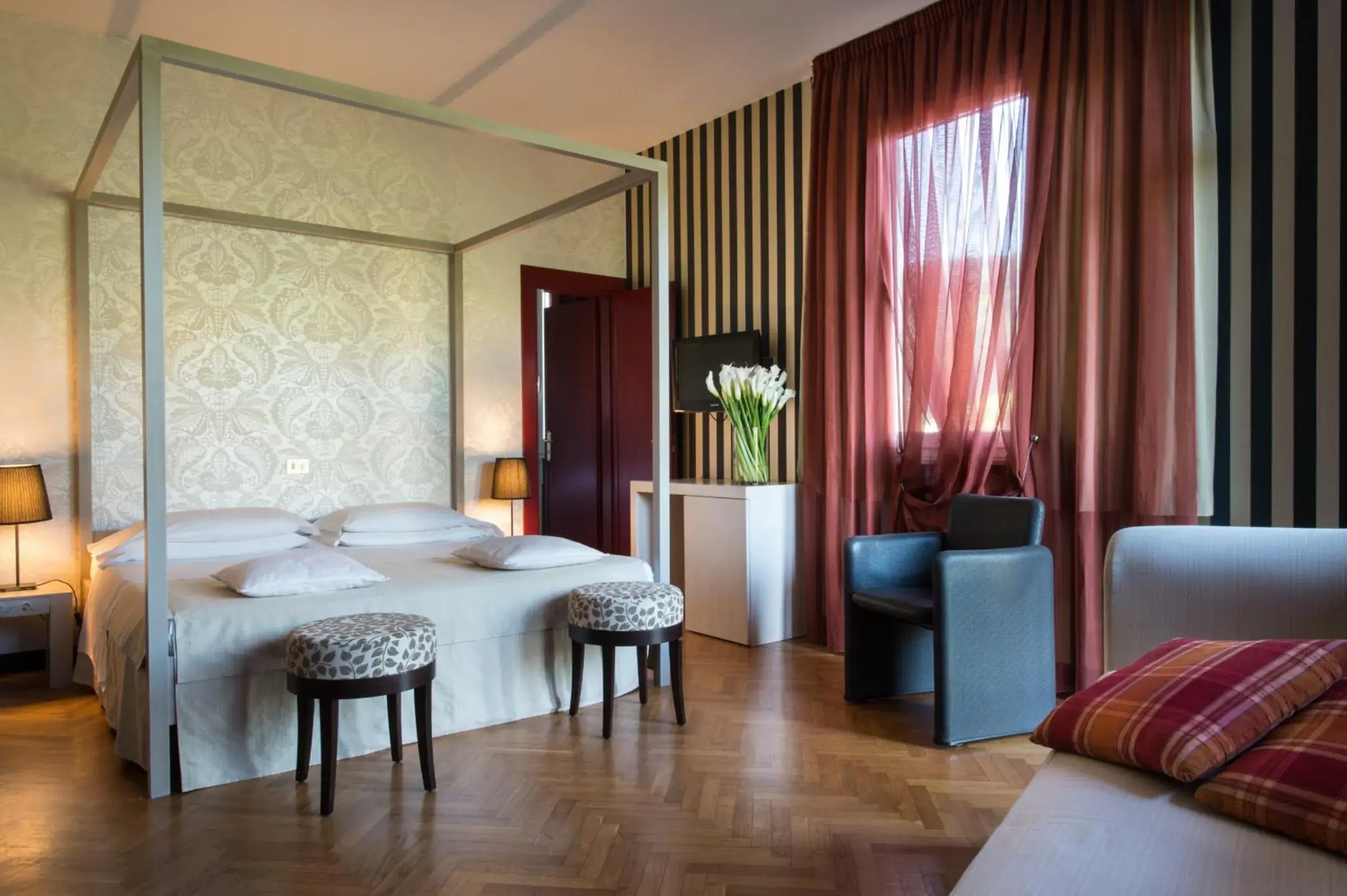 Photo of the whole room, Bed in Grand Hotel Panoramic