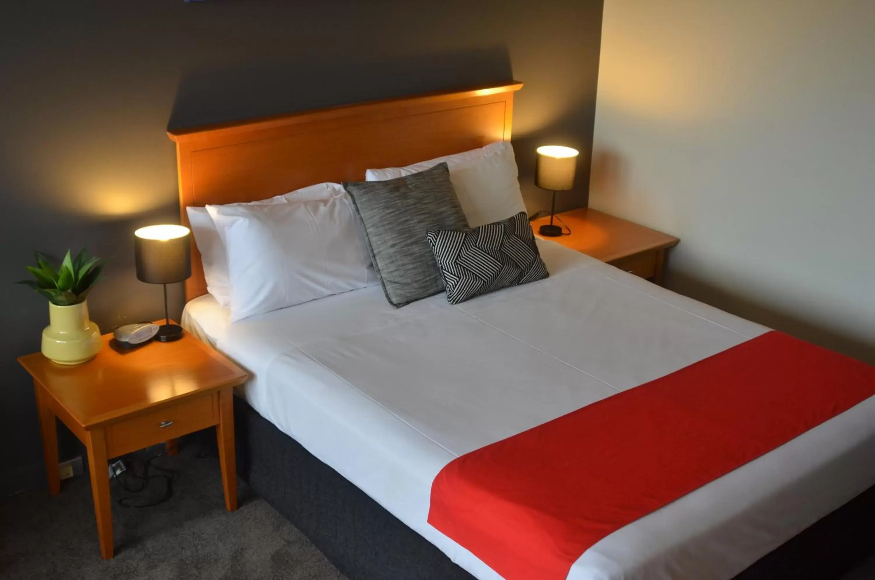 Bed in Frontier Hotel Darwin