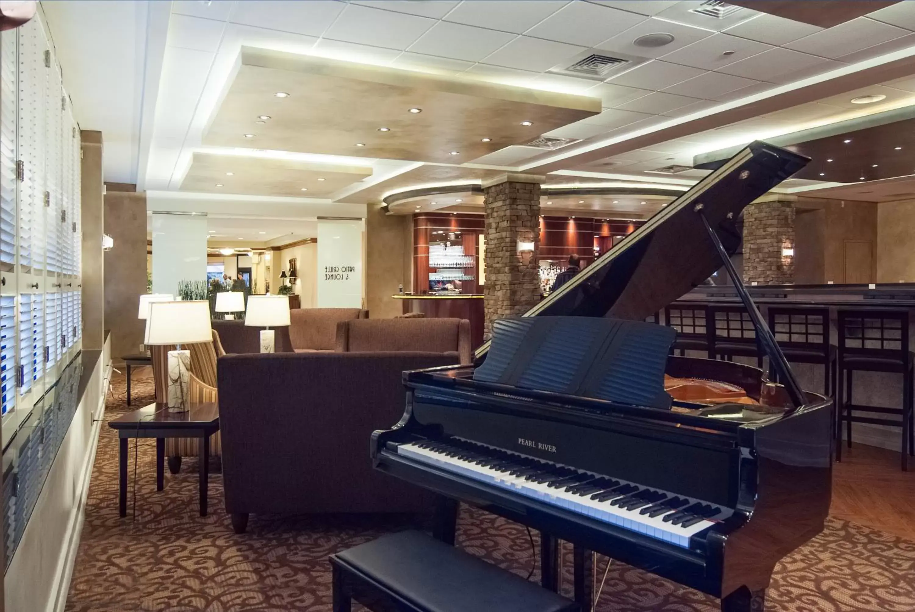 Lounge or bar in Crowne Plaza Hotel Executive Center Baton Rouge, an IHG Hotel