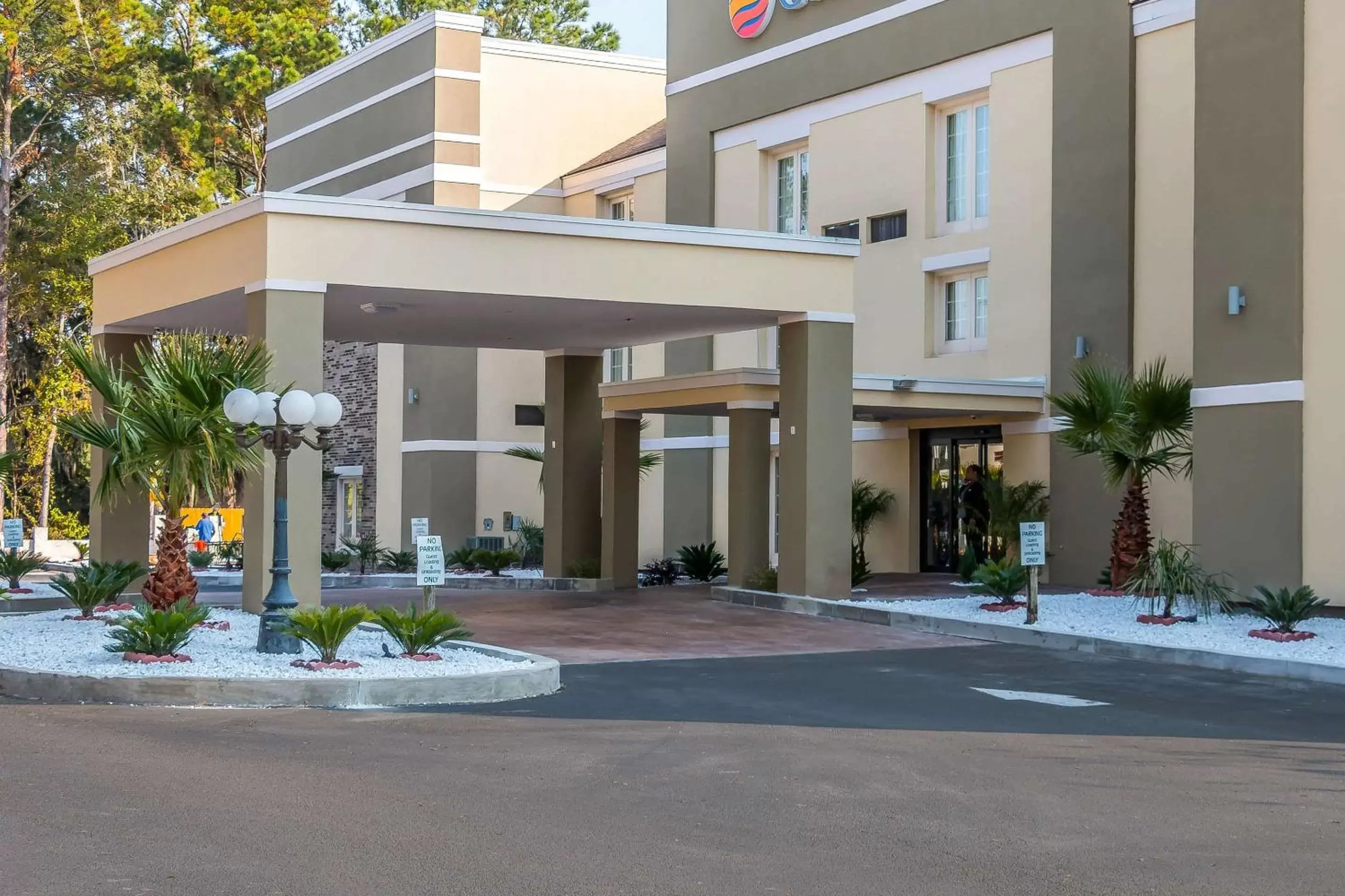 Property Building in Comfort Inn Savannah