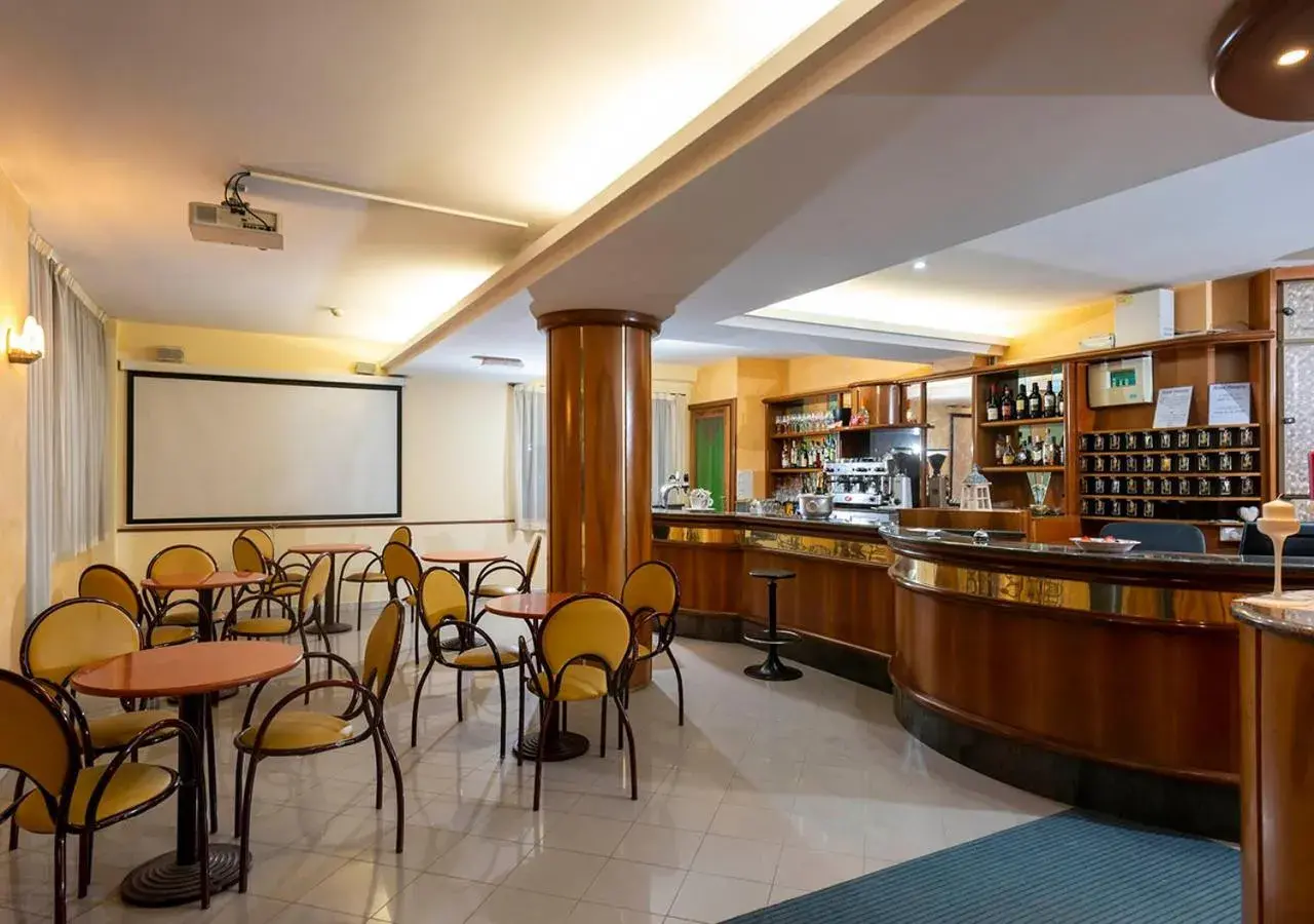 Lobby or reception, Restaurant/Places to Eat in Hotel Petrarca