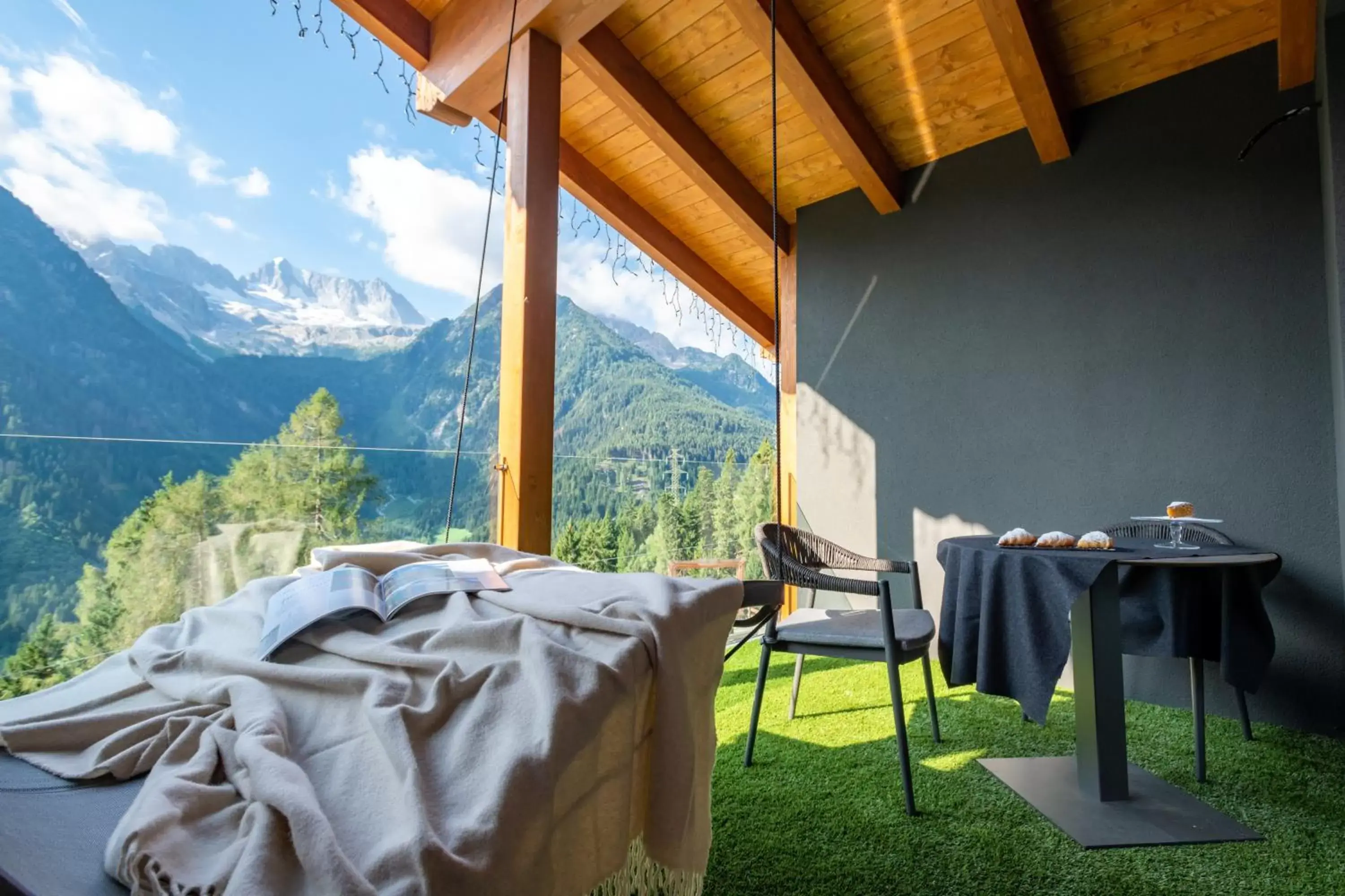 Balcony/Terrace in Hotel Chalet Al Foss