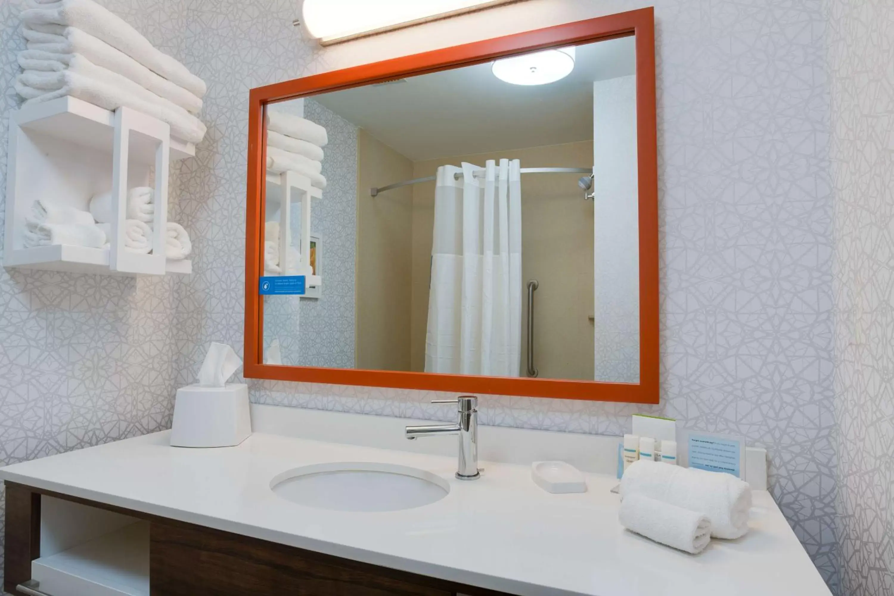 Bathroom in Hampton Inn & Suites Fort Lauderdale - Miramar