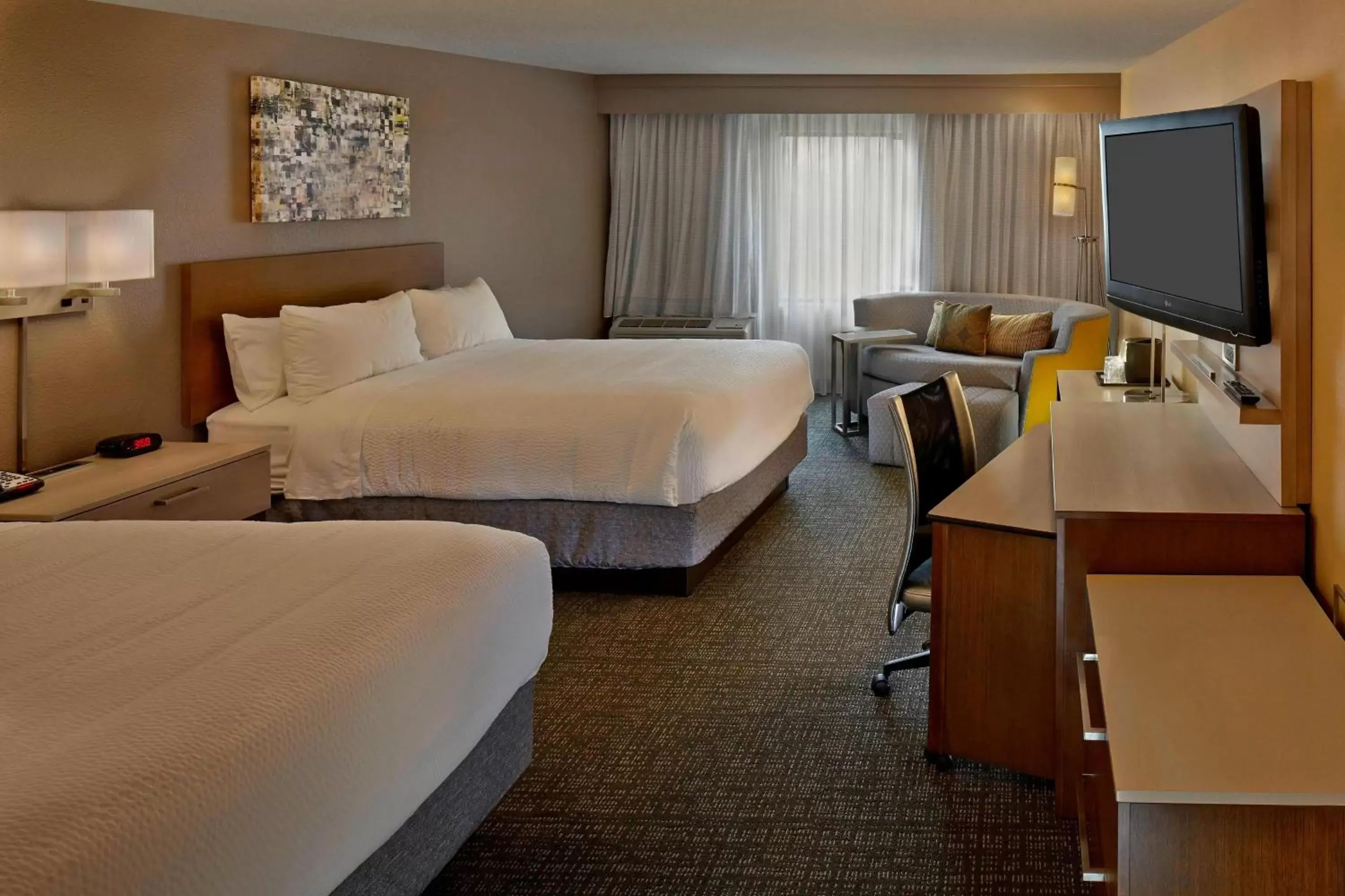 Photo of the whole room, Bed in Courtyard by Marriott Orlando East/UCF Area