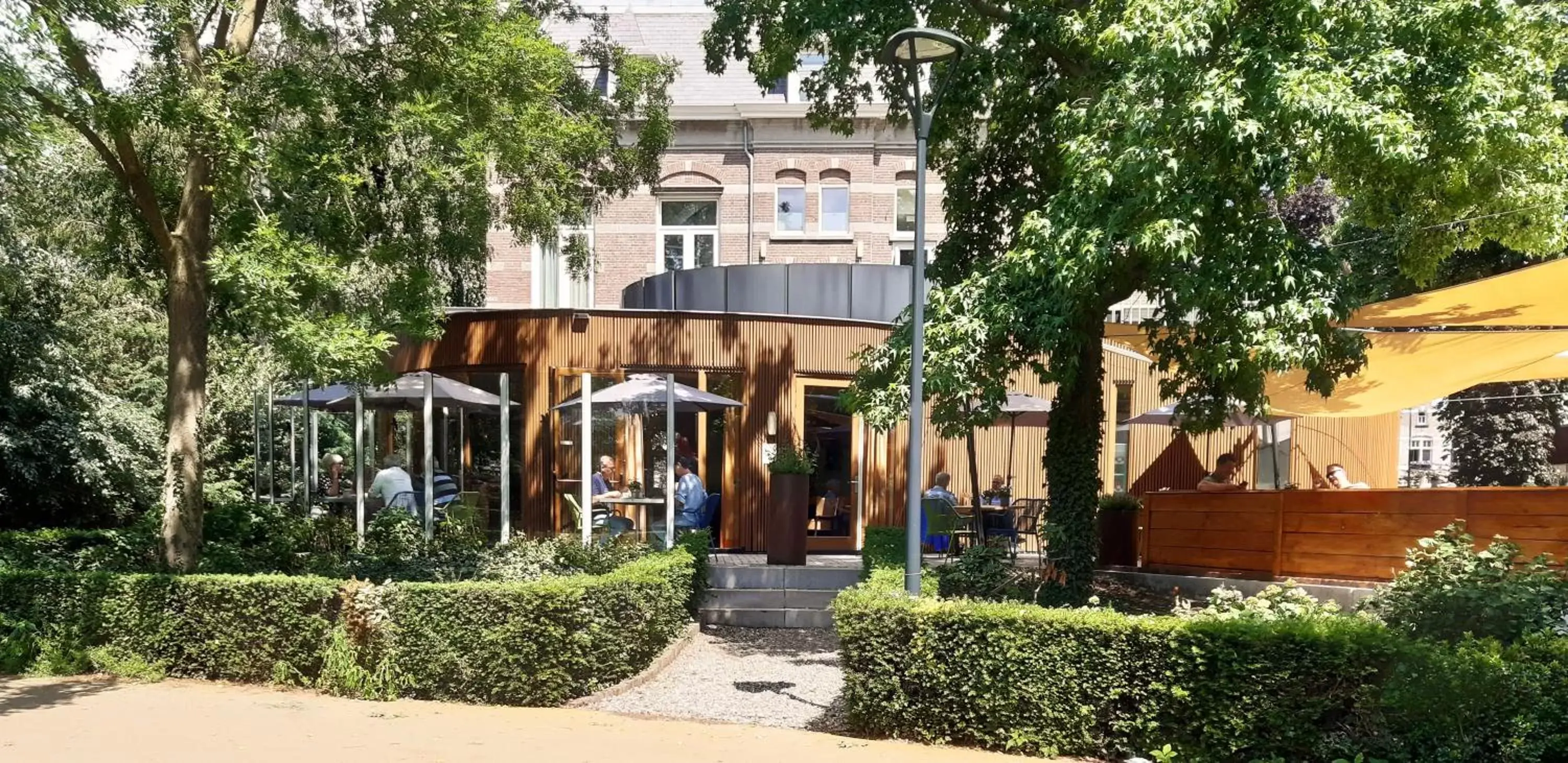 Garden view, Property Building in Hotel De Villa